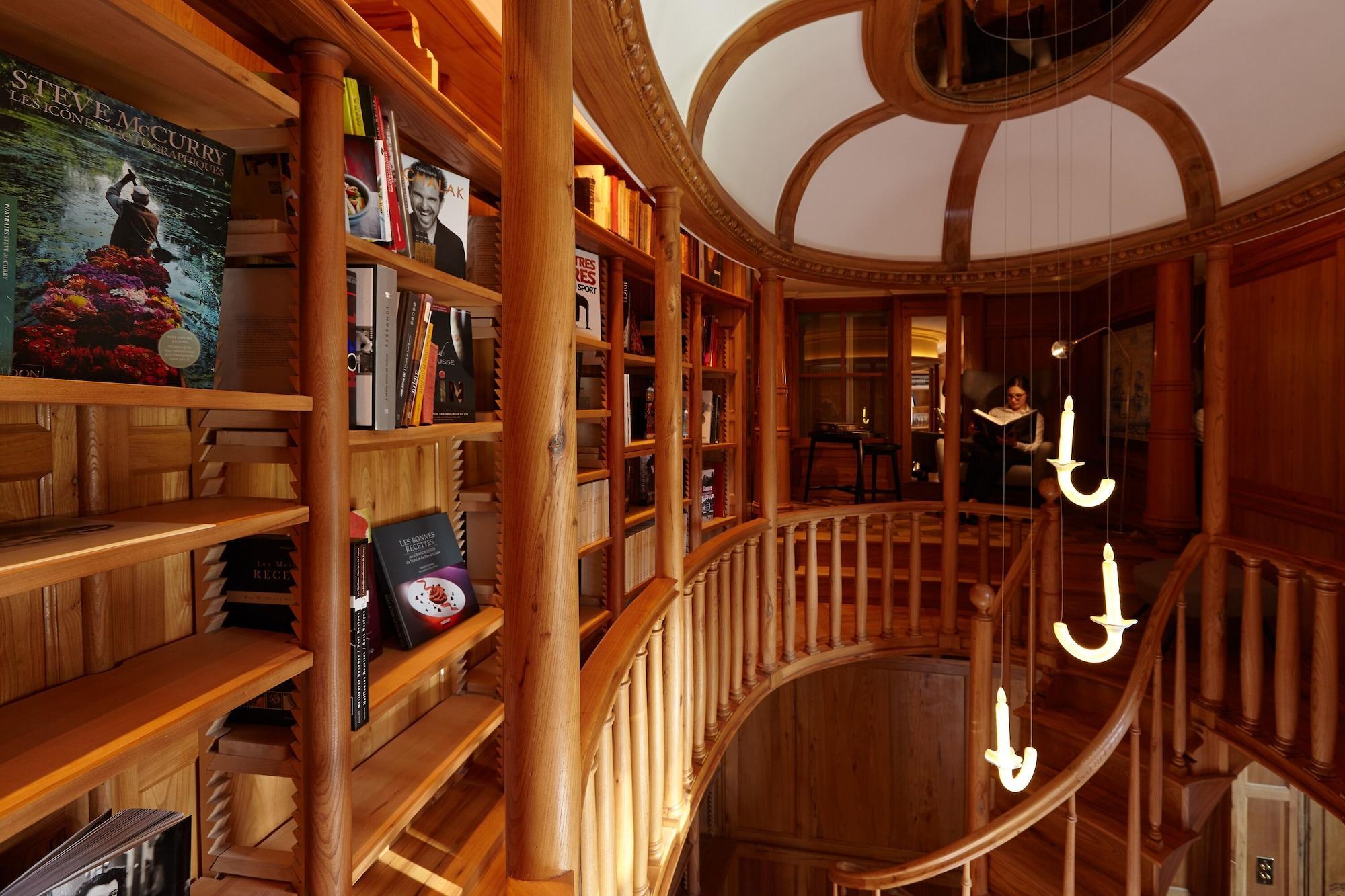 Vista Lobby Clarance Hotel