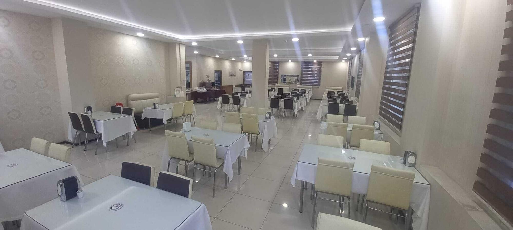 Restaurant Grand Ari Hotel