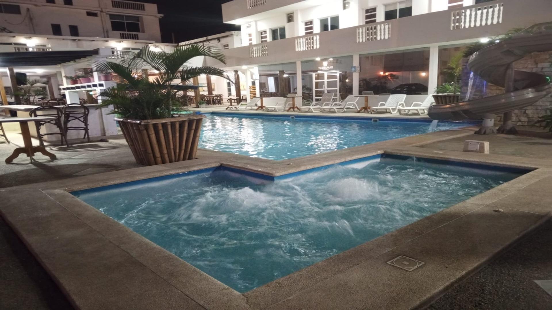 Vista Piscina Terramar Hoteles Crucita