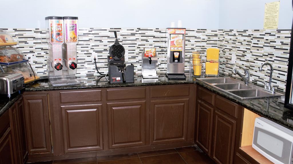 Restaurant Days Inn by Wyndham El Paso West