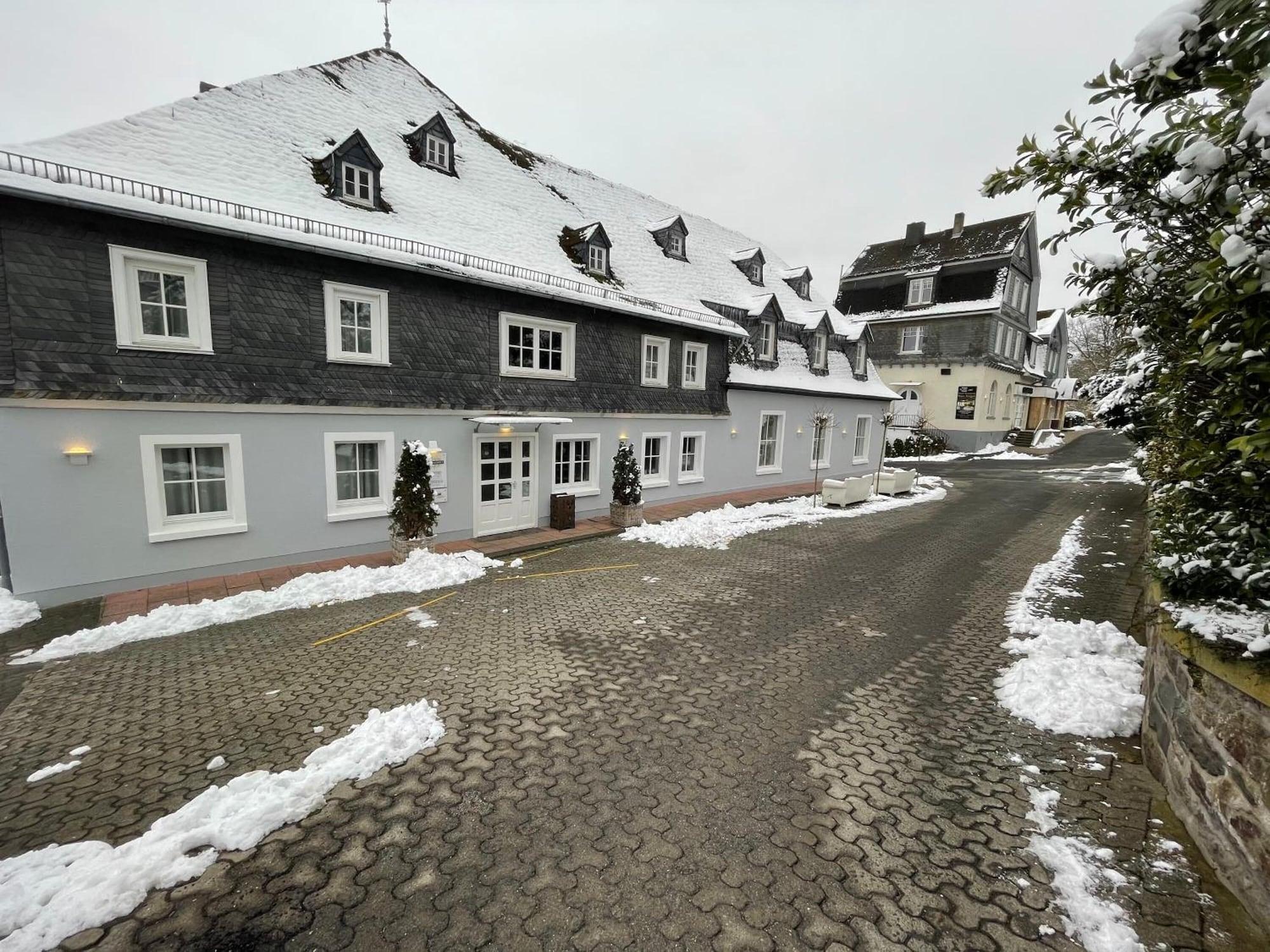 Vista Exterior Hotel Haus Roedgen