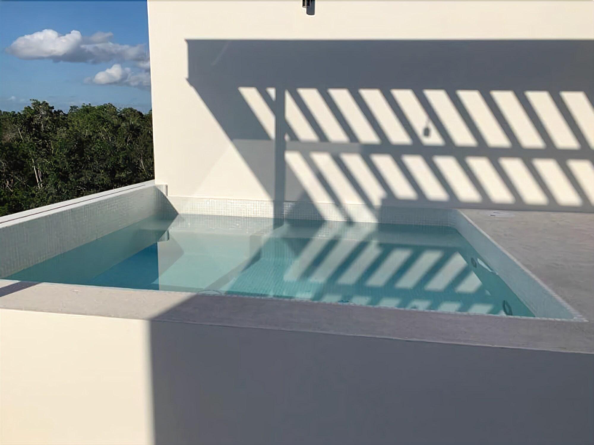 Romantic Penthouse Studio Get Away With Private Splash Pool- PENT HOUSE ...