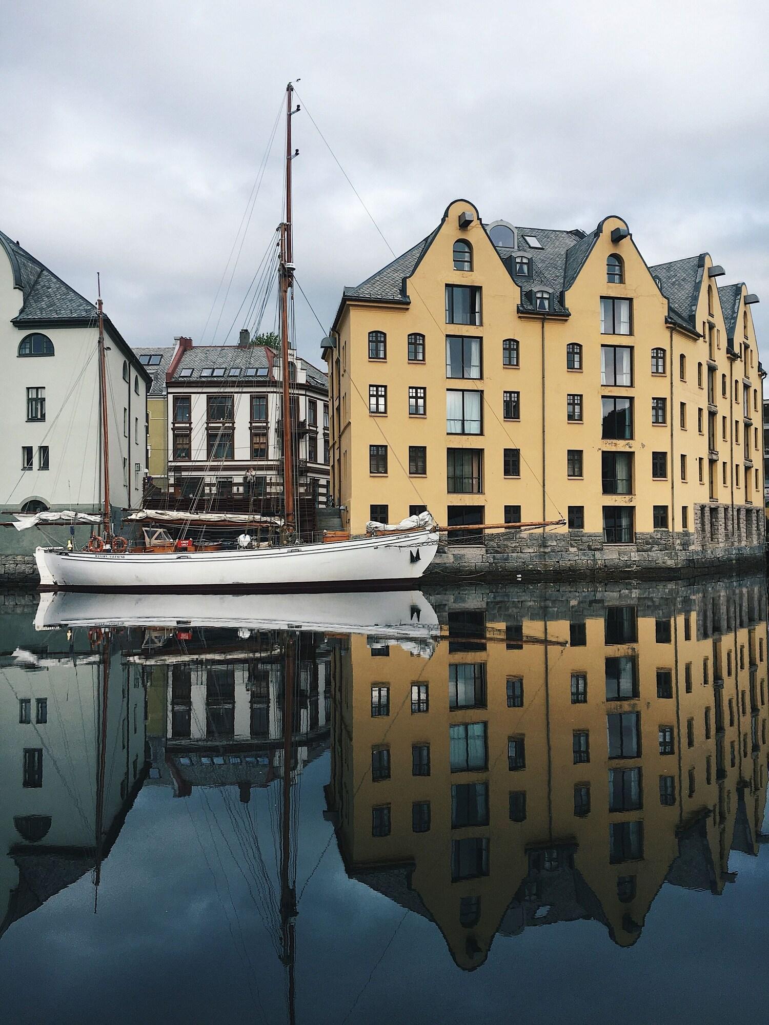Vista Exterior Hotel Brosundet