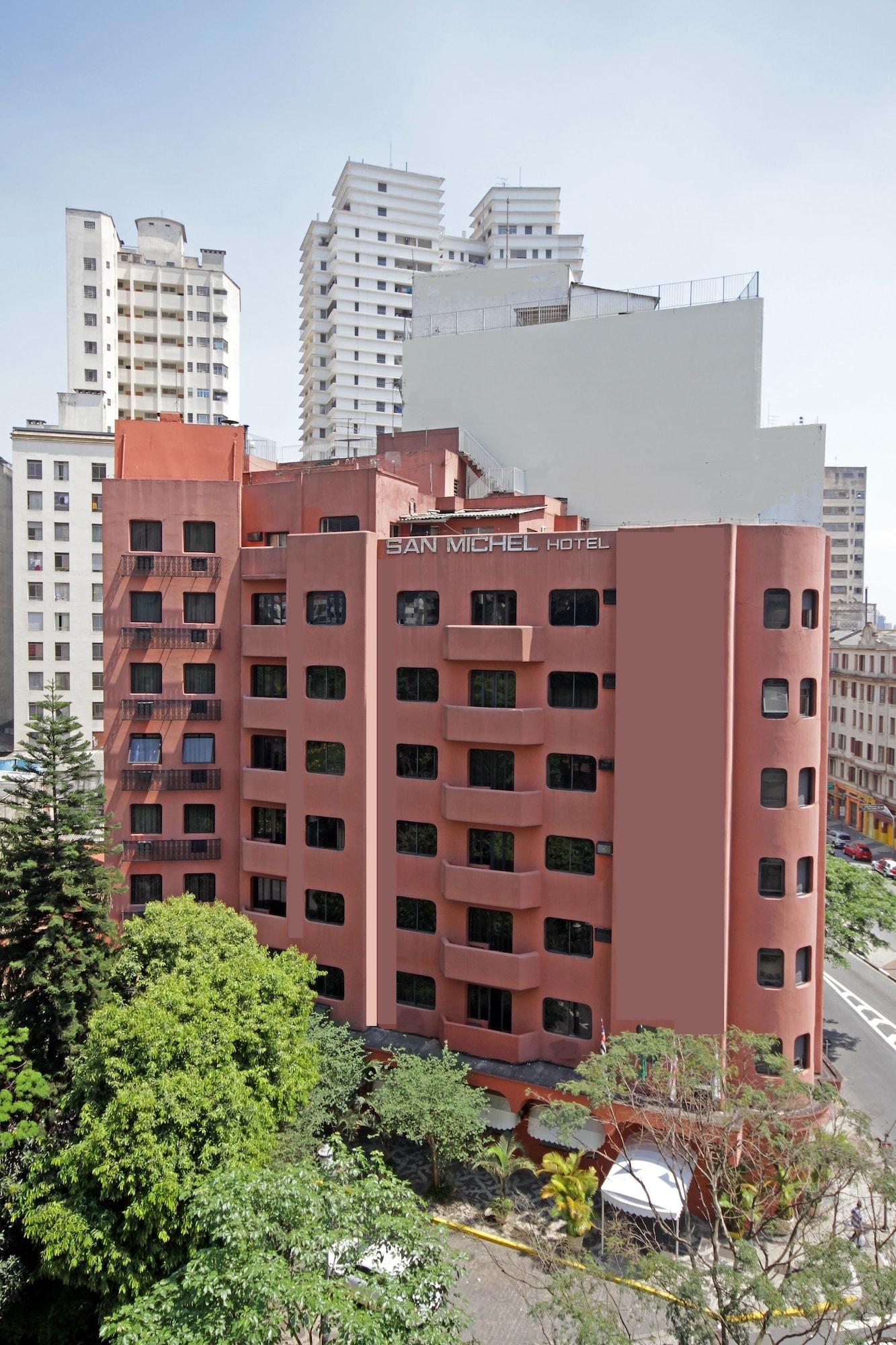 Varios San Michel Hotel