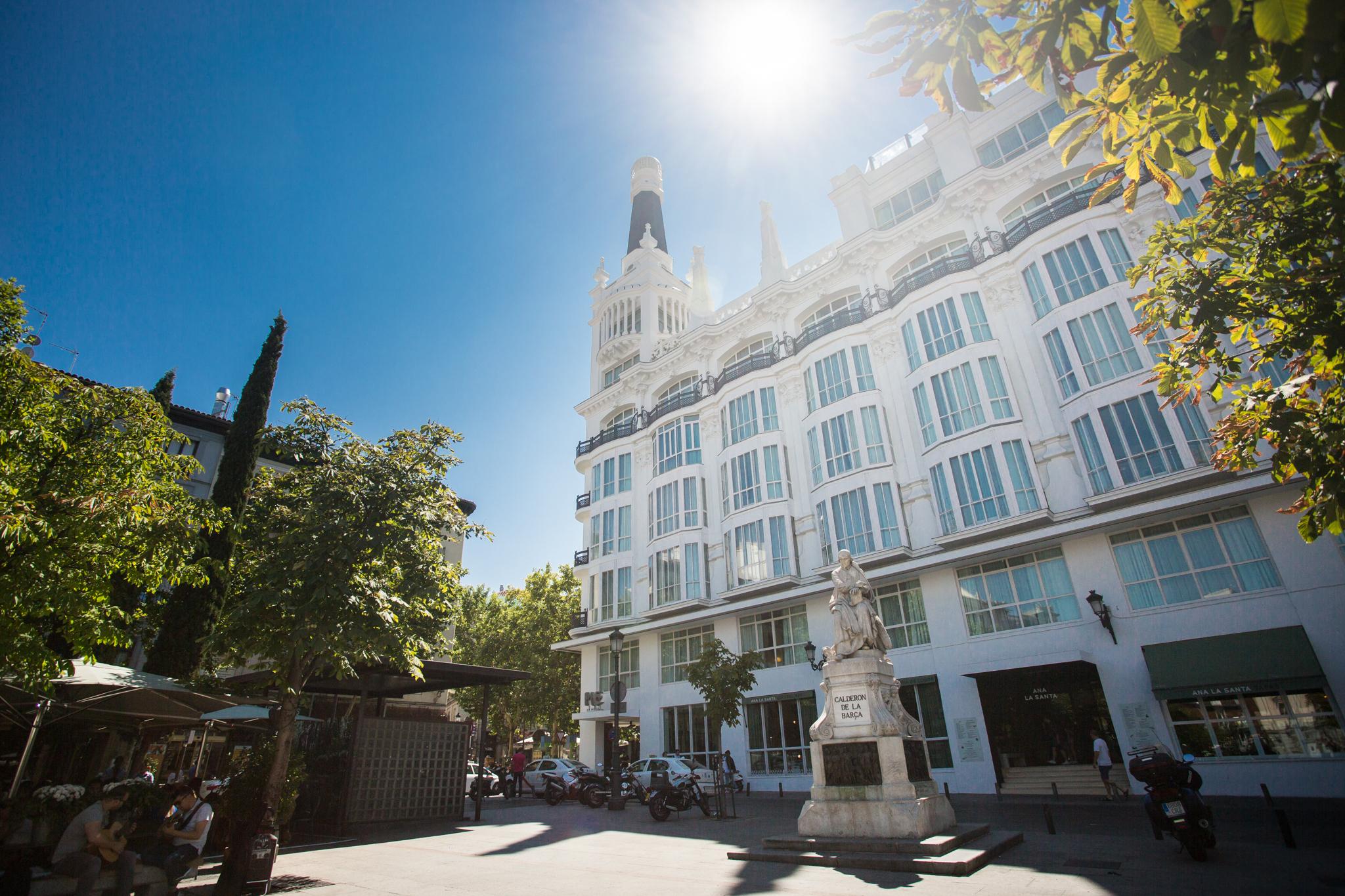 Vista Exterior ME Madrid by Melia