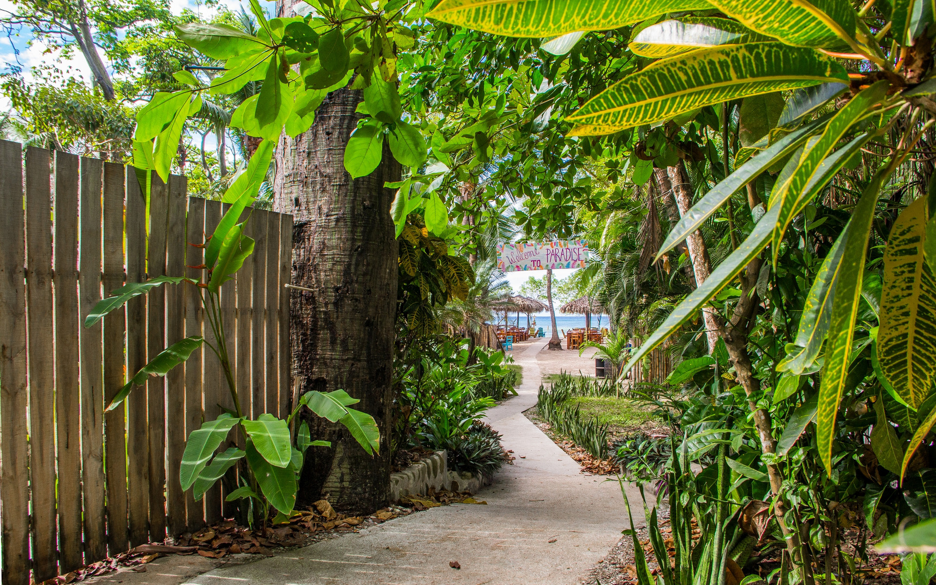 Playa Banana Beach Bungalows
