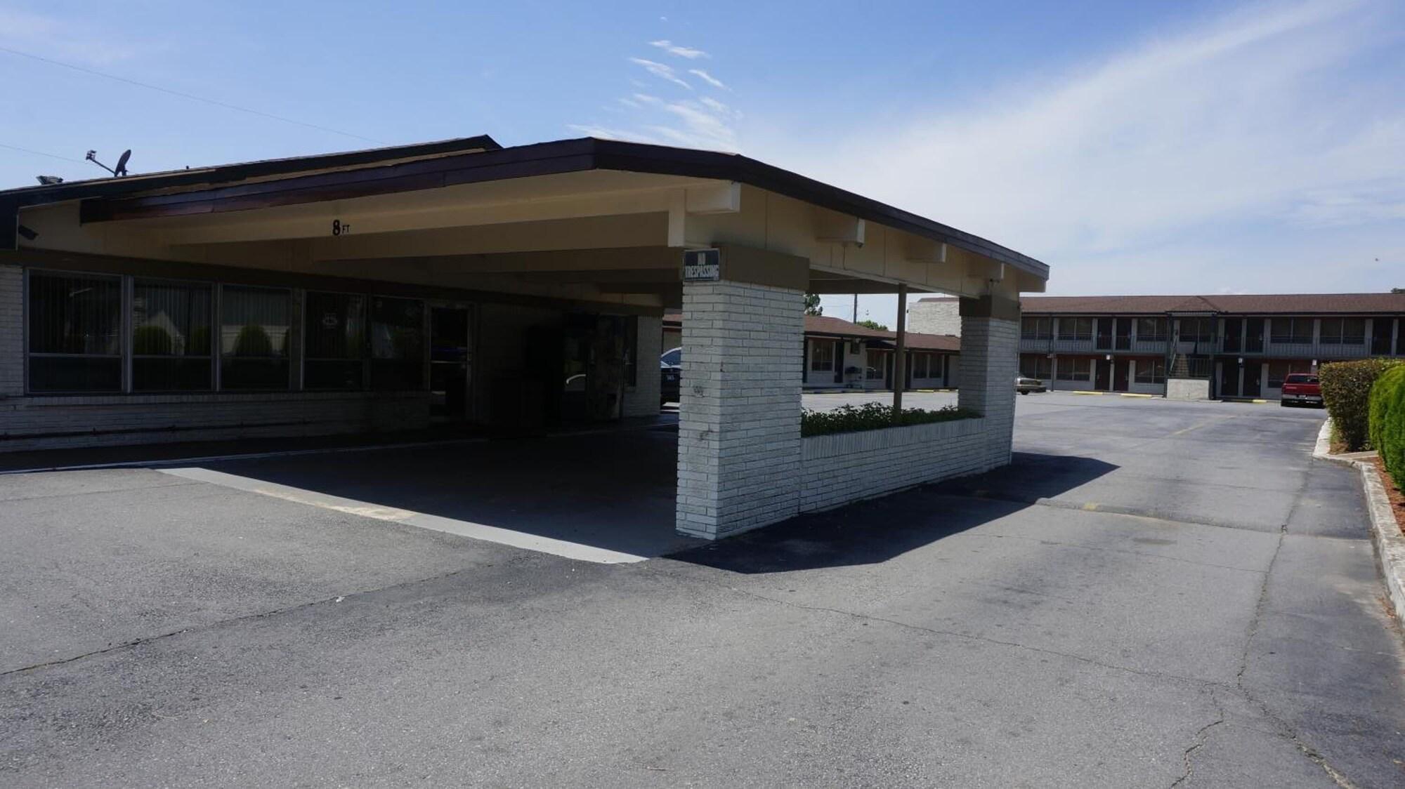 Vista Exterior Budget Inn Malvern