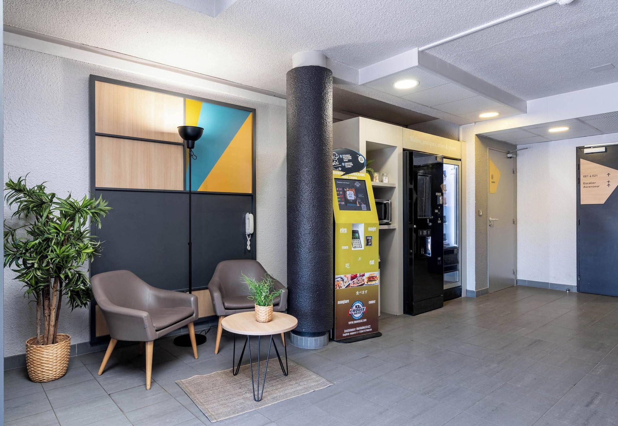 Vista Lobby B&B HOTEL Lille Lezennes Stade Pierre Mauroy