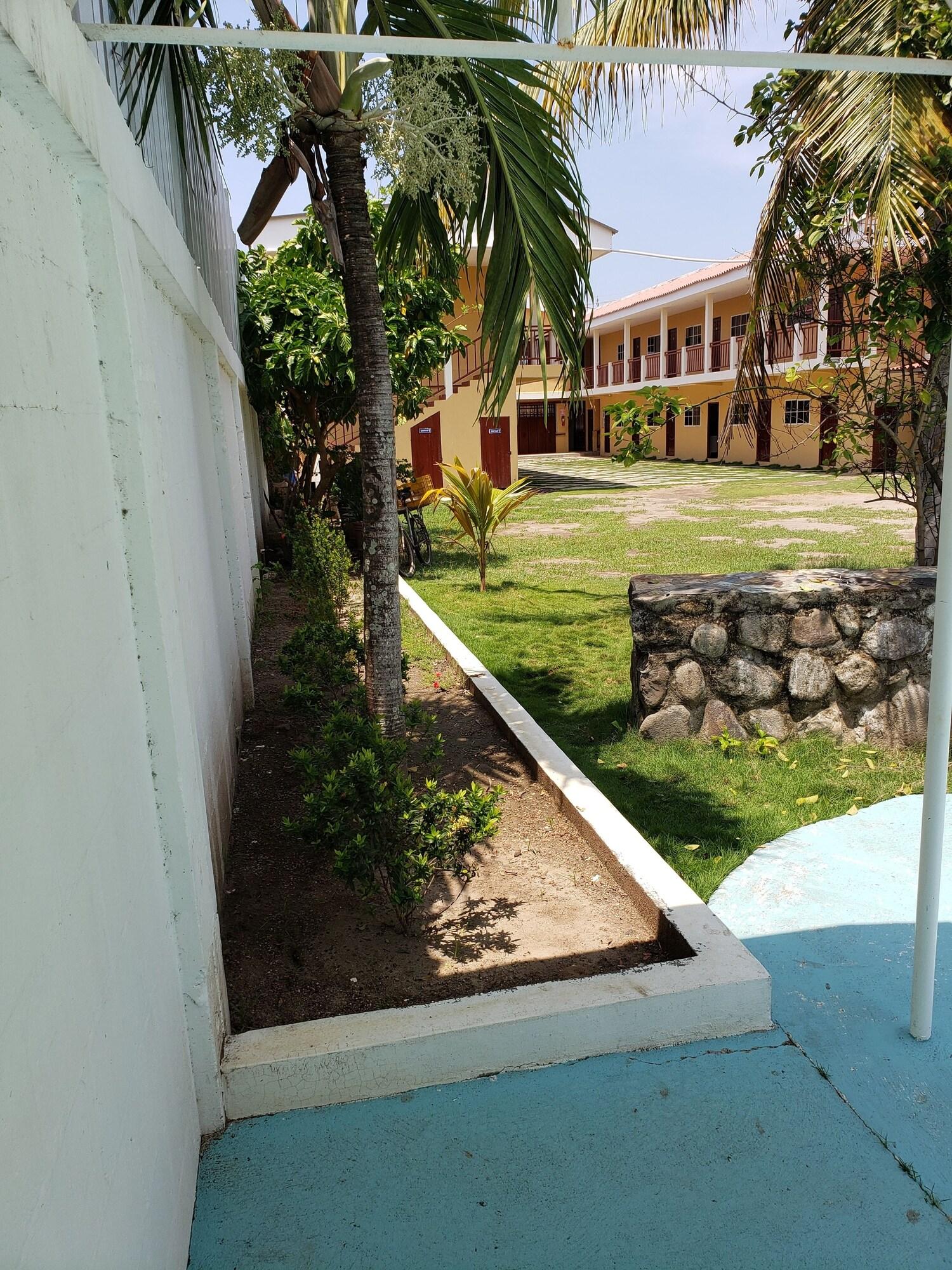Vista Exterior Hotel Real Costa Inn