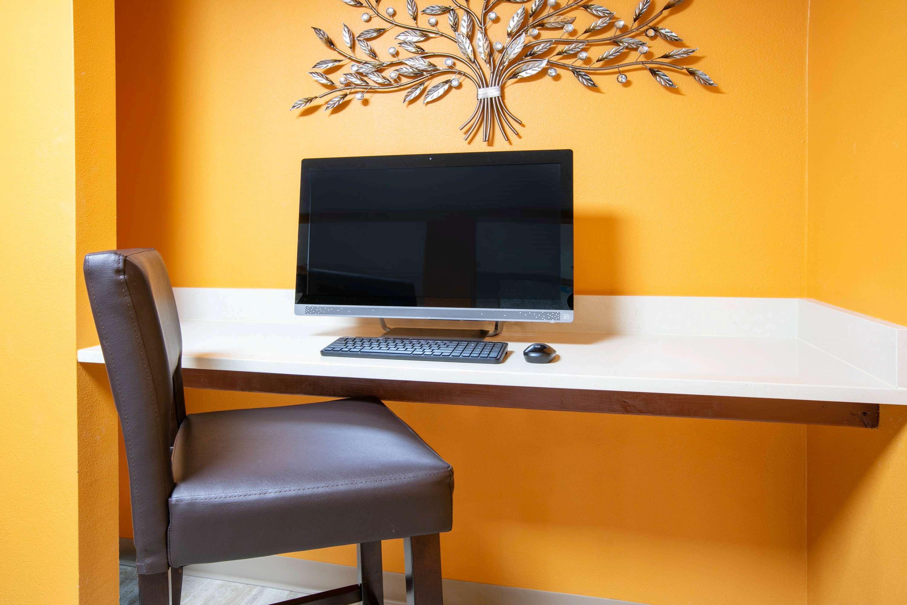 Centro de Negocios Baymont by Wyndham Plano