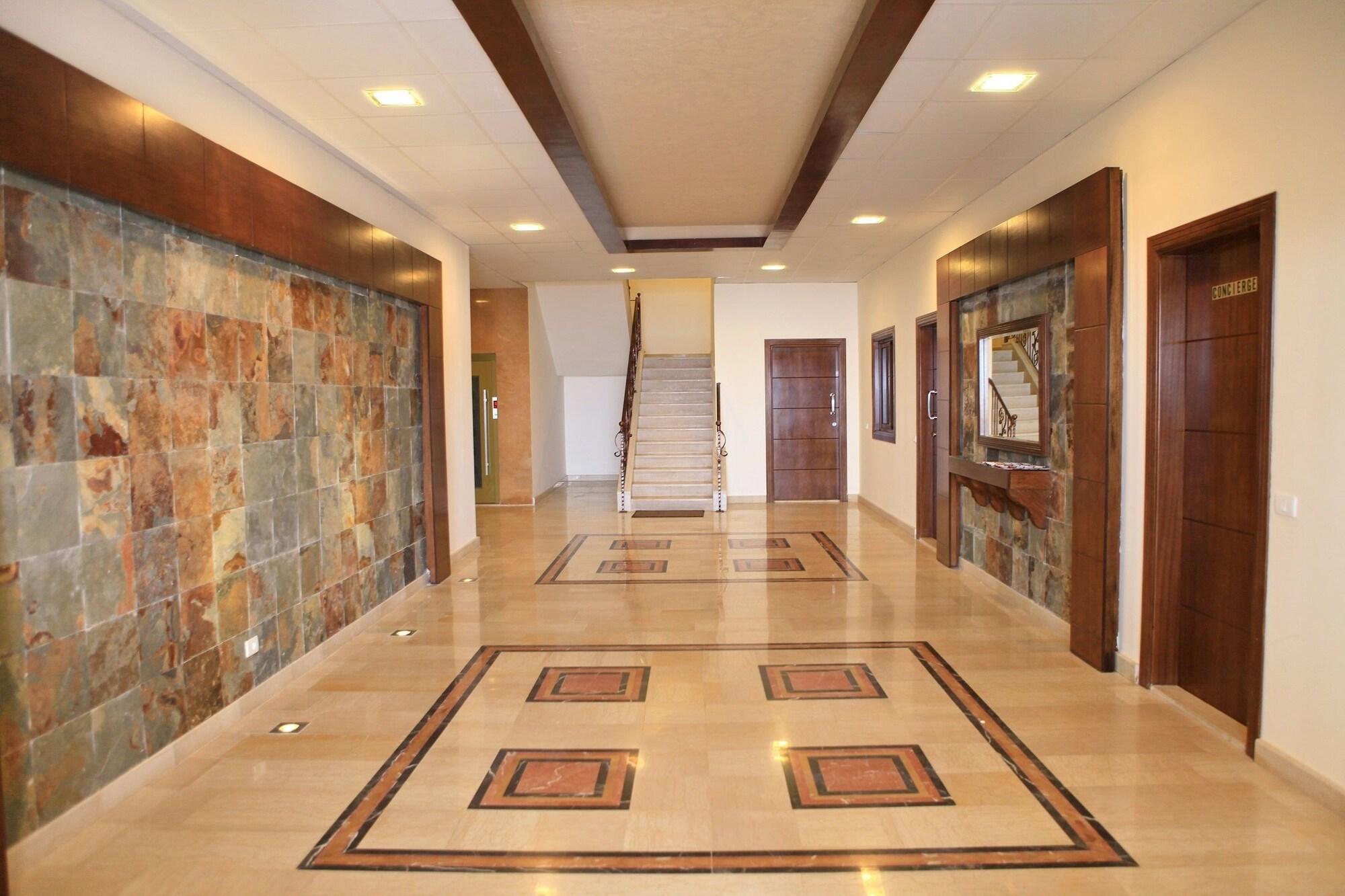 Varios Cedars Palace