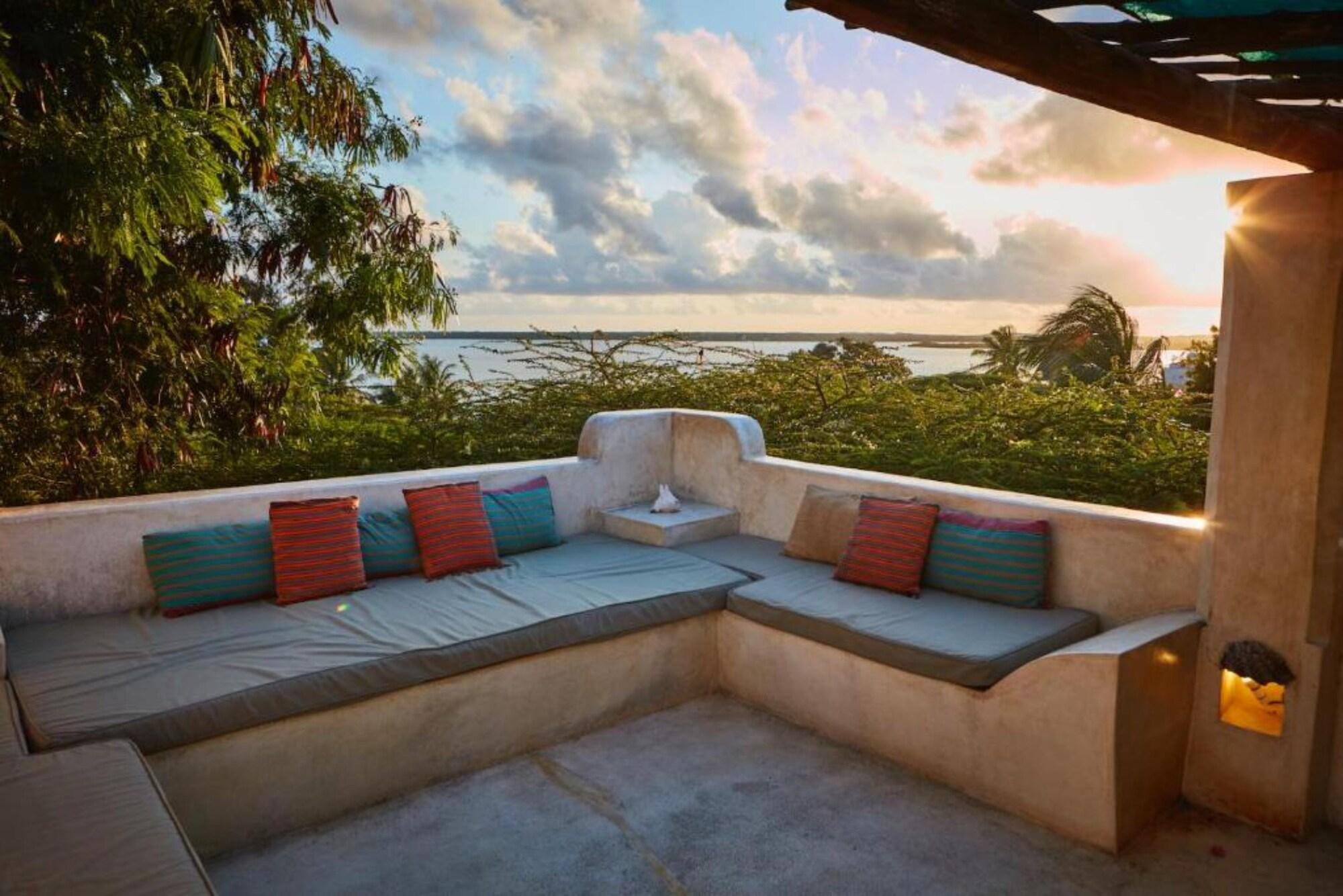 Bar/Salón Banana House And Wellness Centre