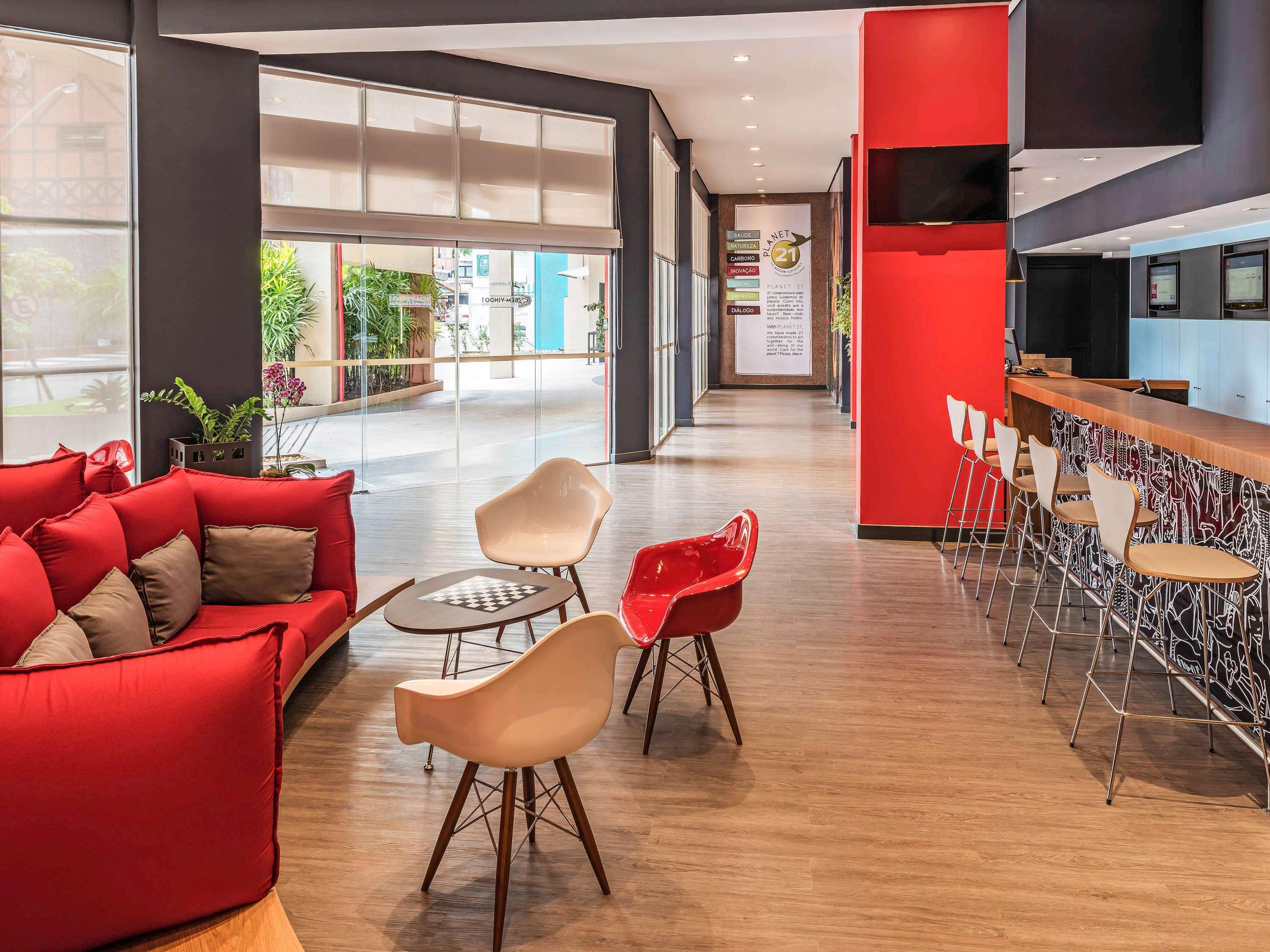 Bar/Salón ibis Blumenau