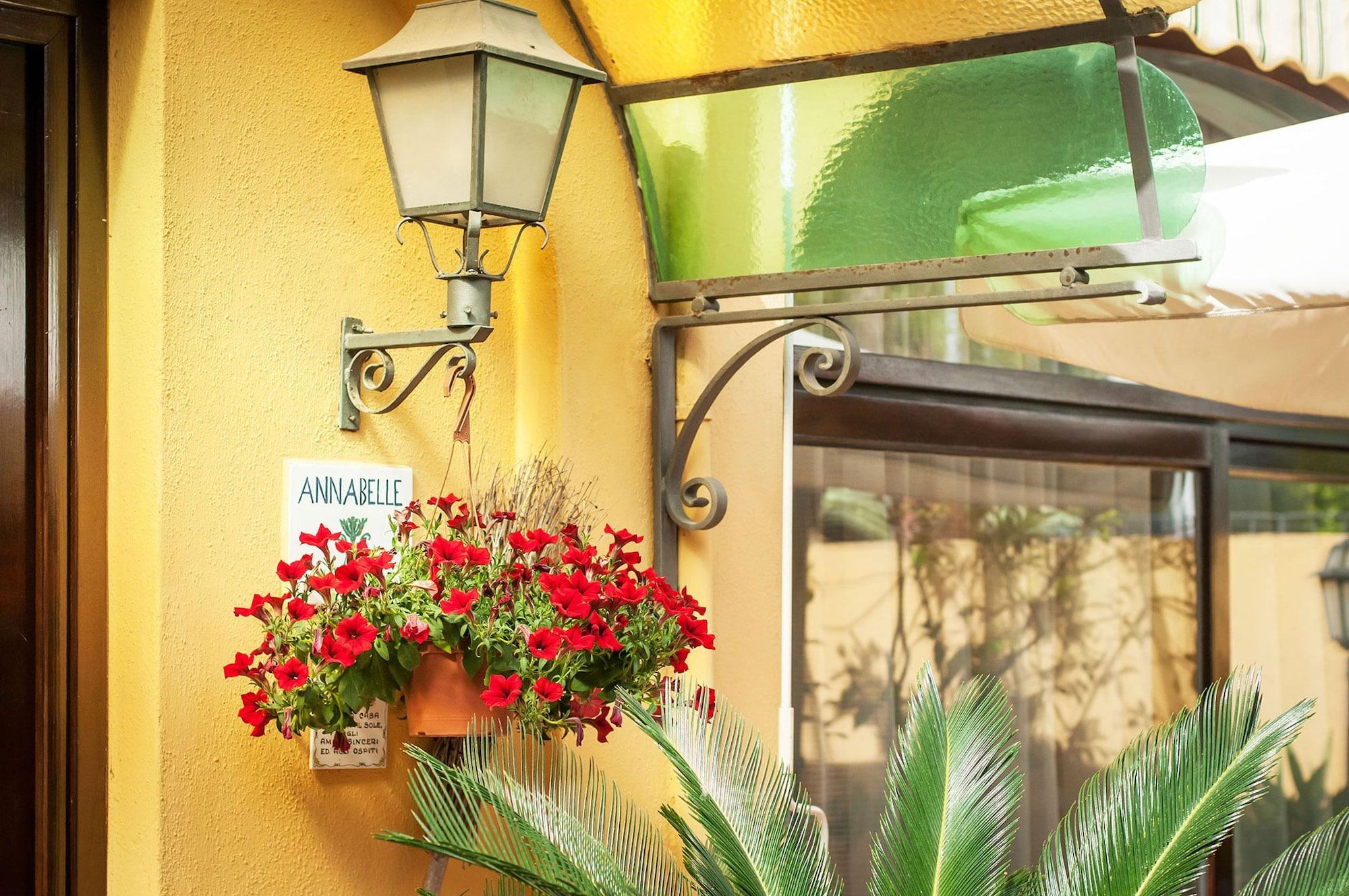 Varios Hotel Annabelle