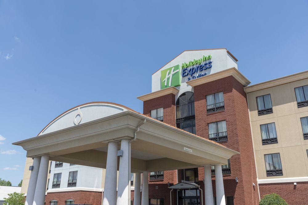 Vista Exterior Holiday Inn Express Hotel & Suites New Philadelphia by IHG