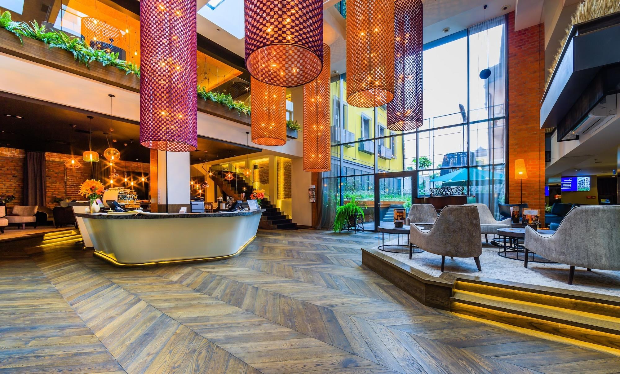 Vista Lobby Bristol Tradition and Luxury