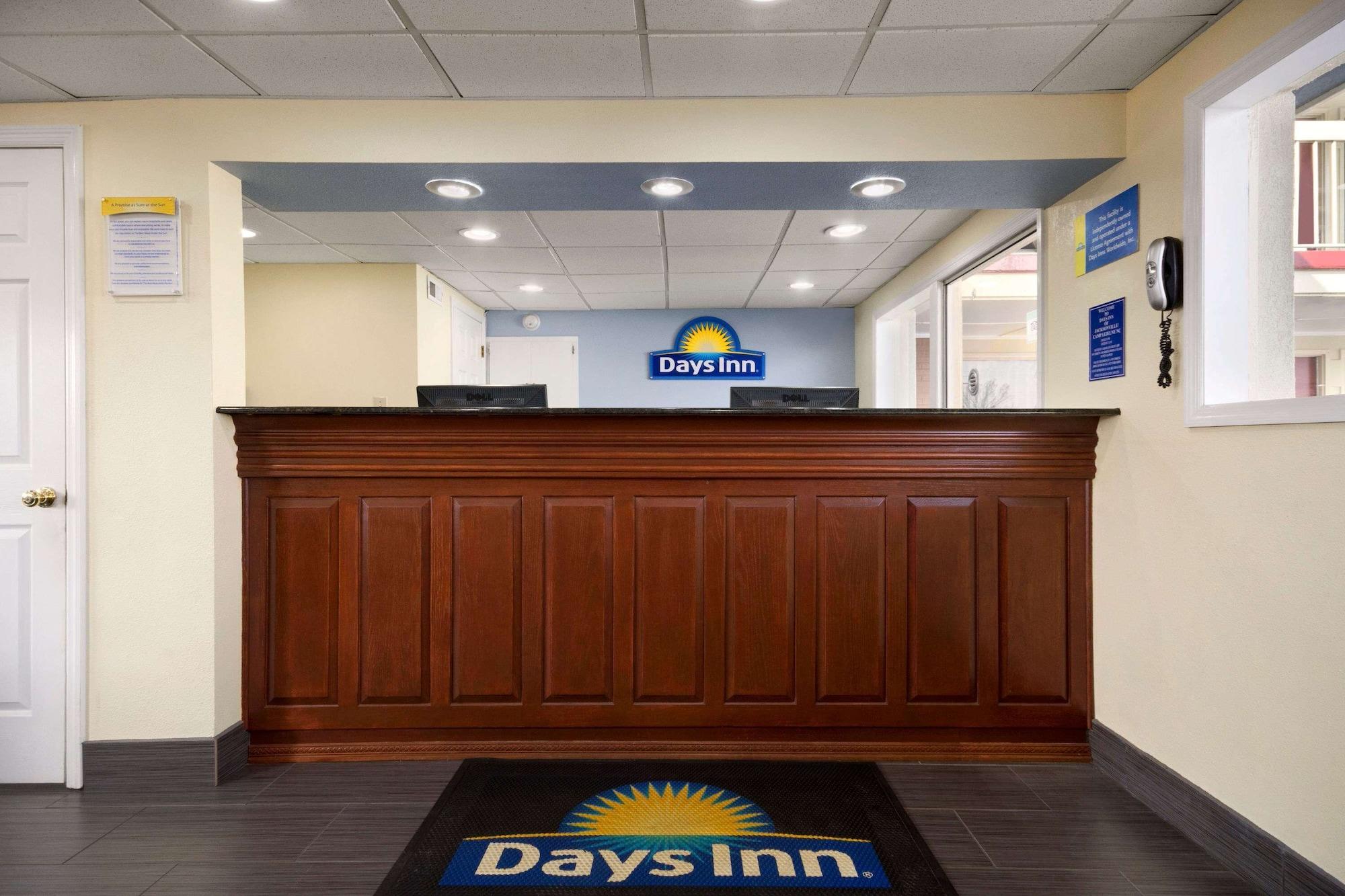 Vista Lobby Days Inn by Wyndham Jacksonville NC