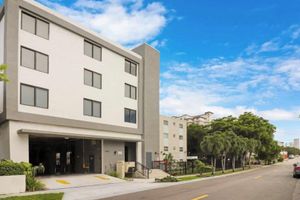 Alojamiento - Metro Park Hotel