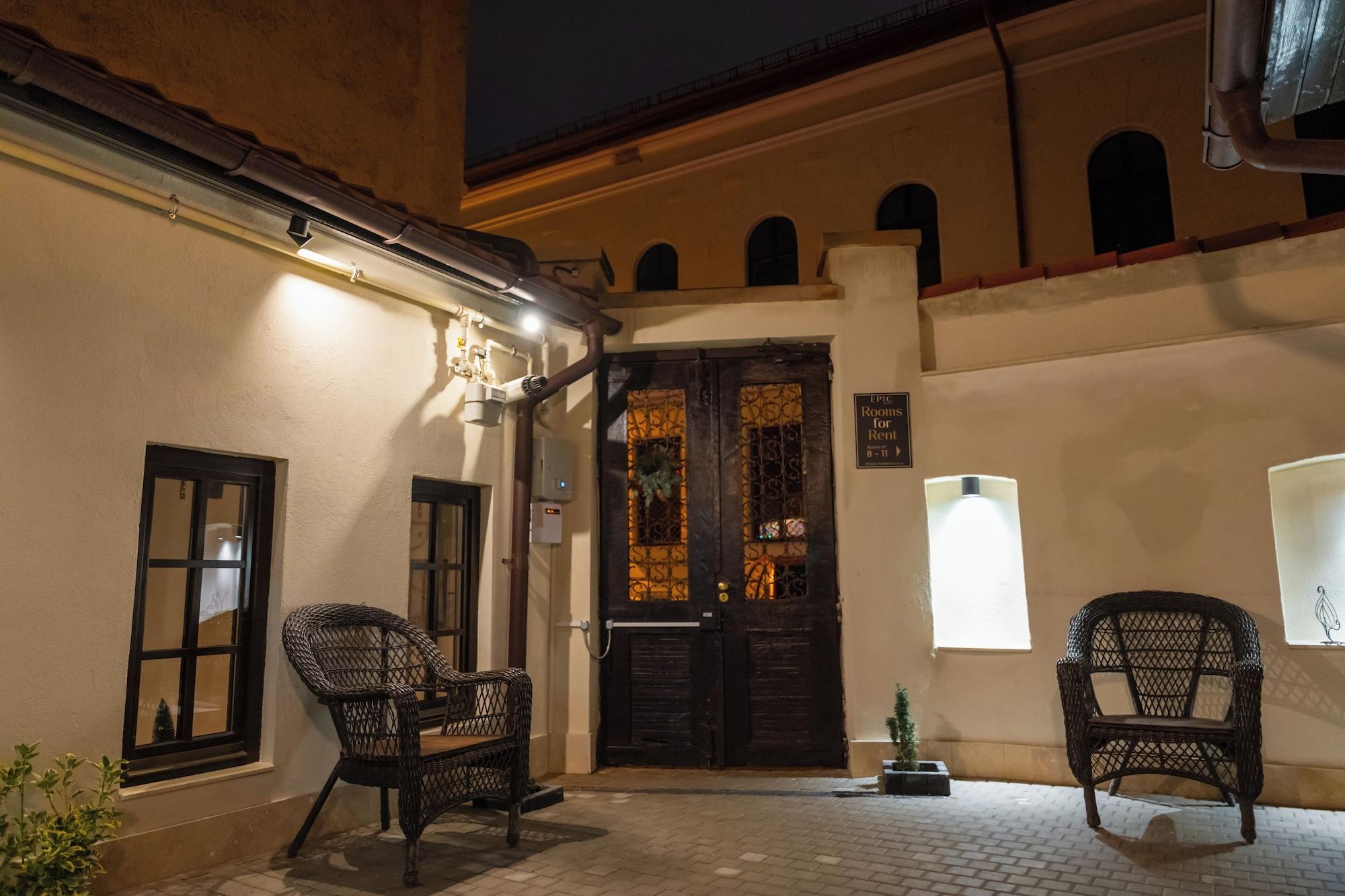 Vista Exterior Epic Rooms