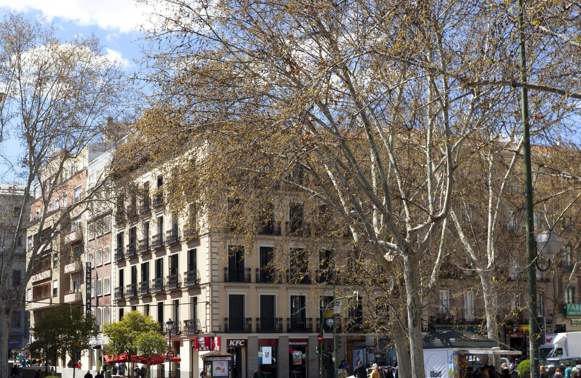 Vista Exterior SLEEP’N Atocha – B Corp Certified