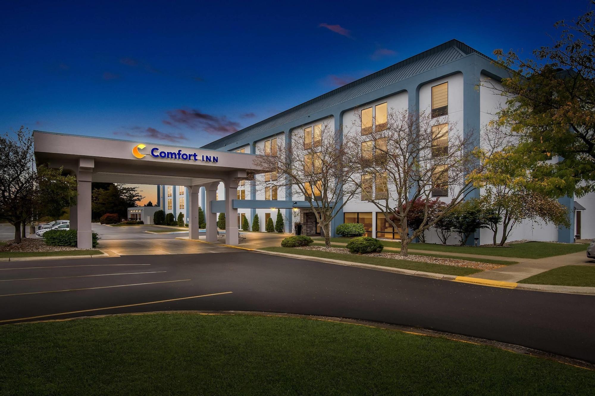 Vista Exterior Comfort Inn Cadillac