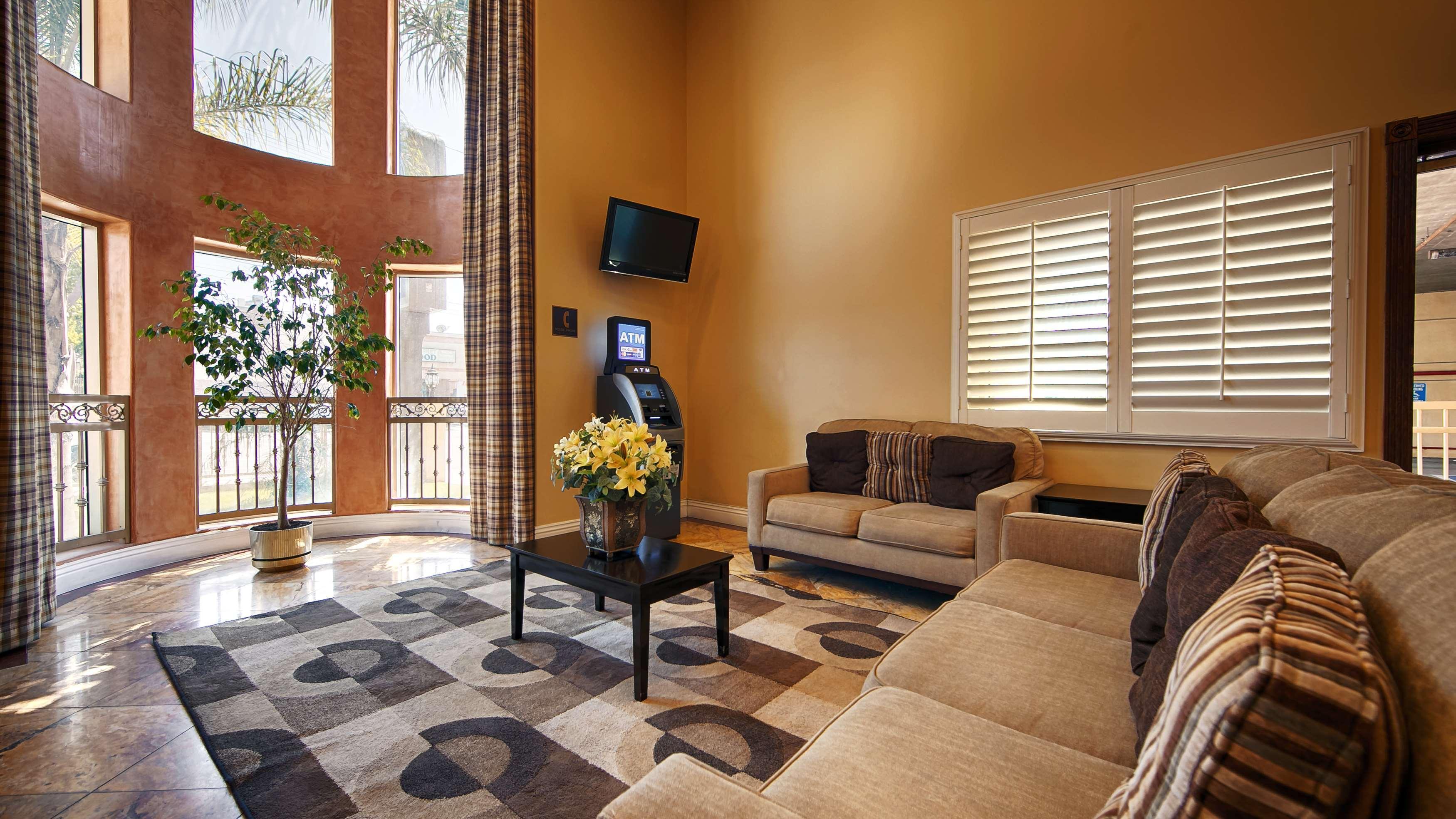 Vista Lobby Best Western Burbank Airport Inn
