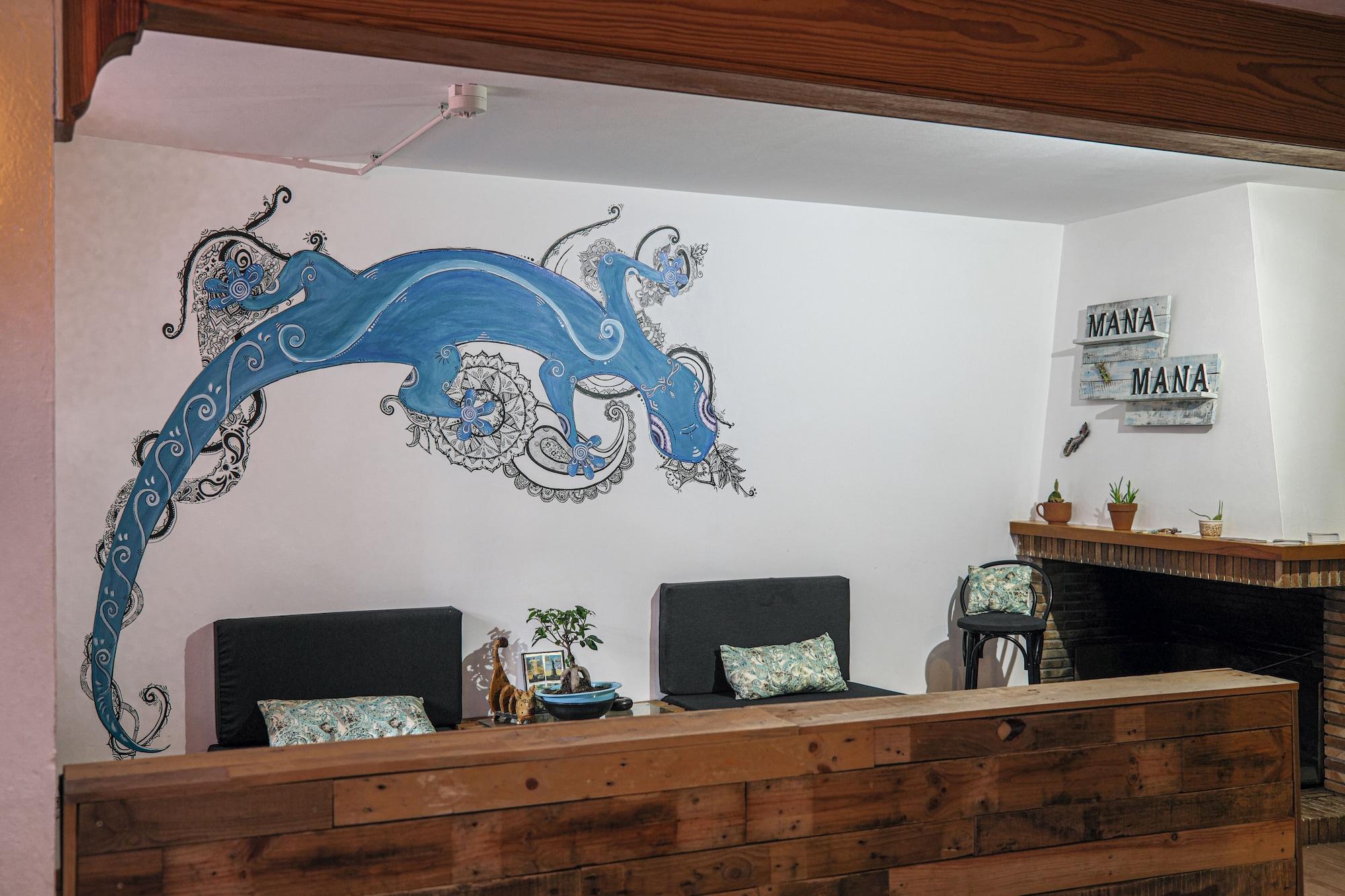 Varios Mana Mana Youth Hostel