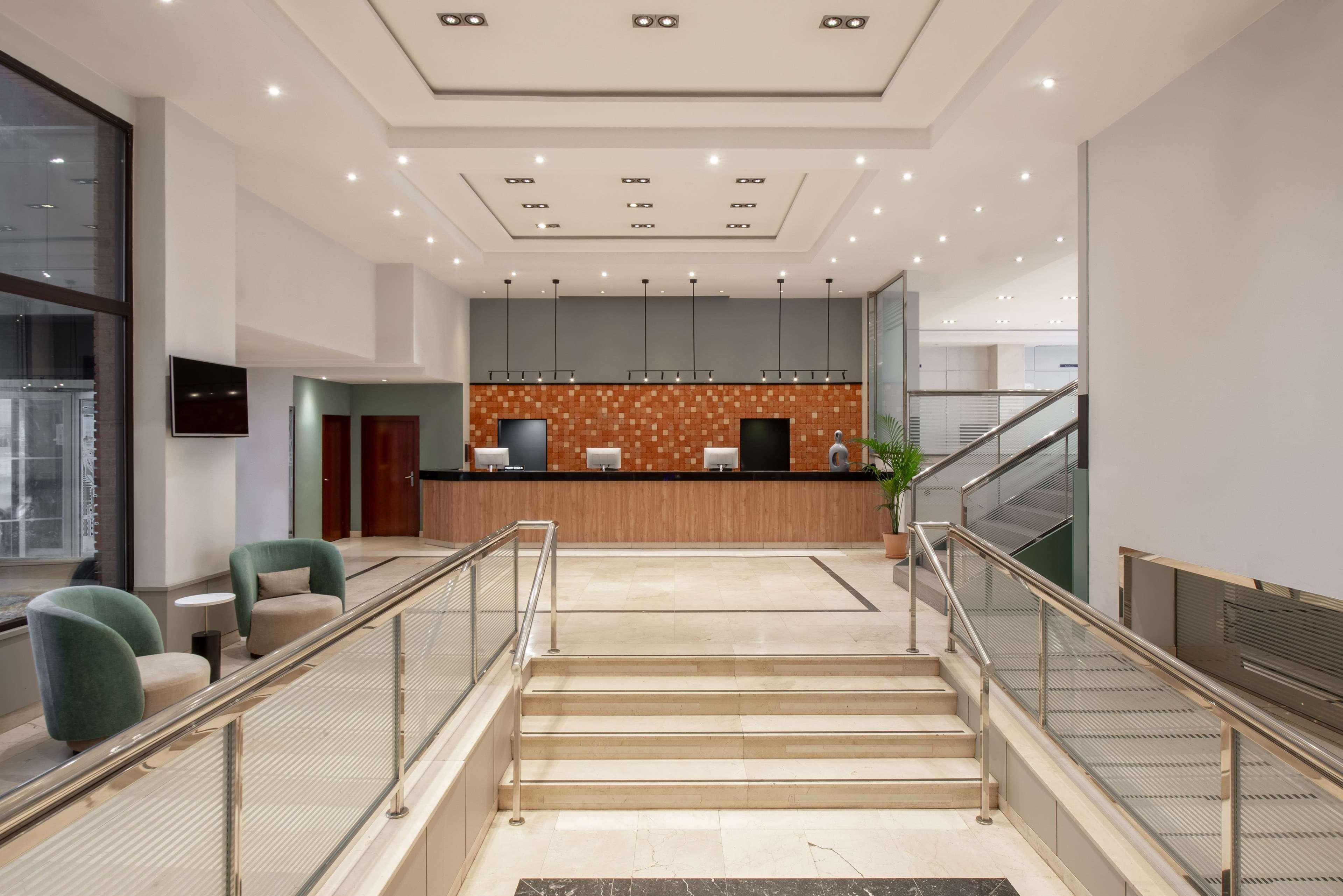 Vista Lobby Hotel Madrid Alameda Aeropuerto, Affiliated by Meliá