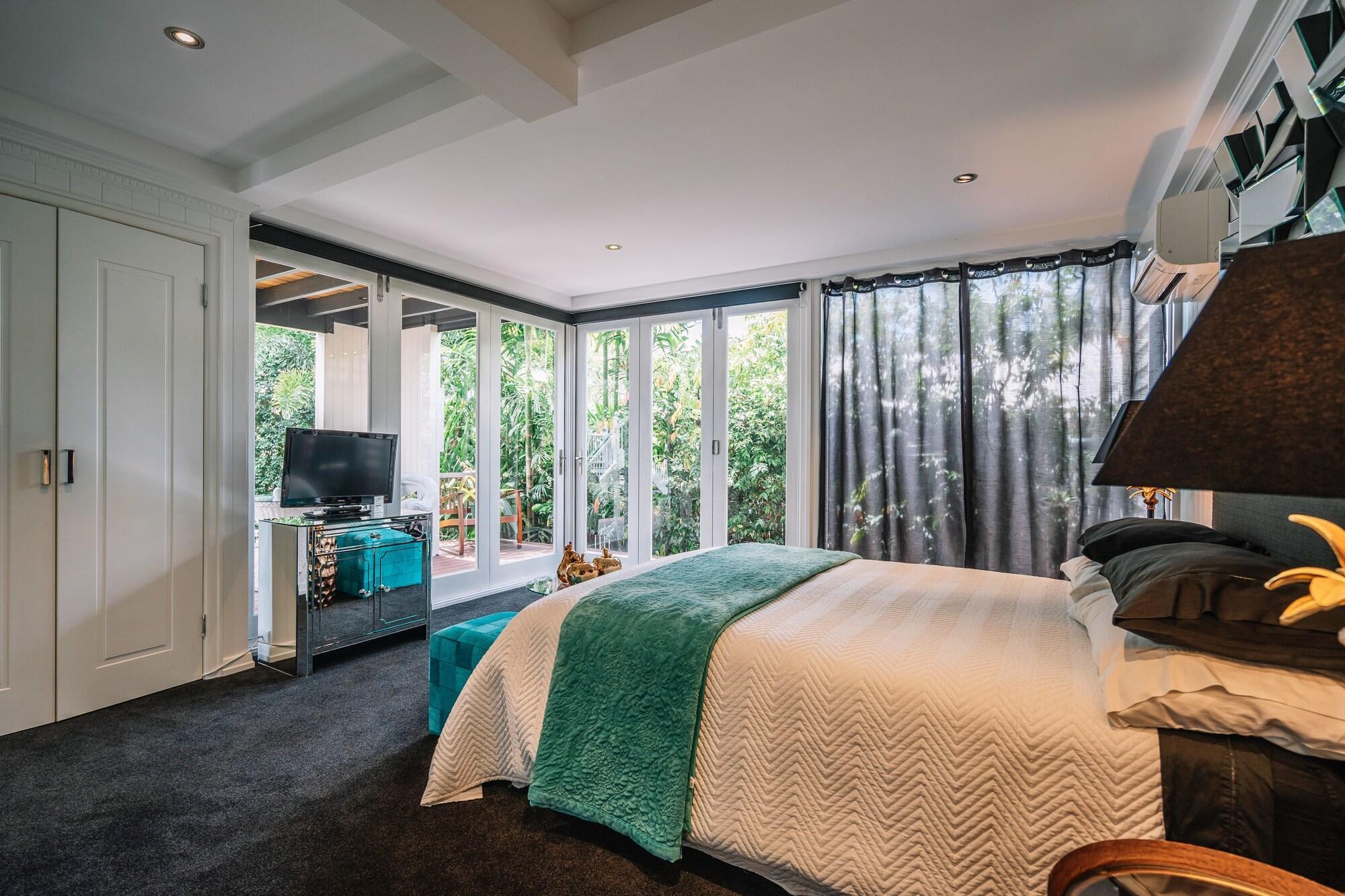 Varios Balmoral Queenslander
