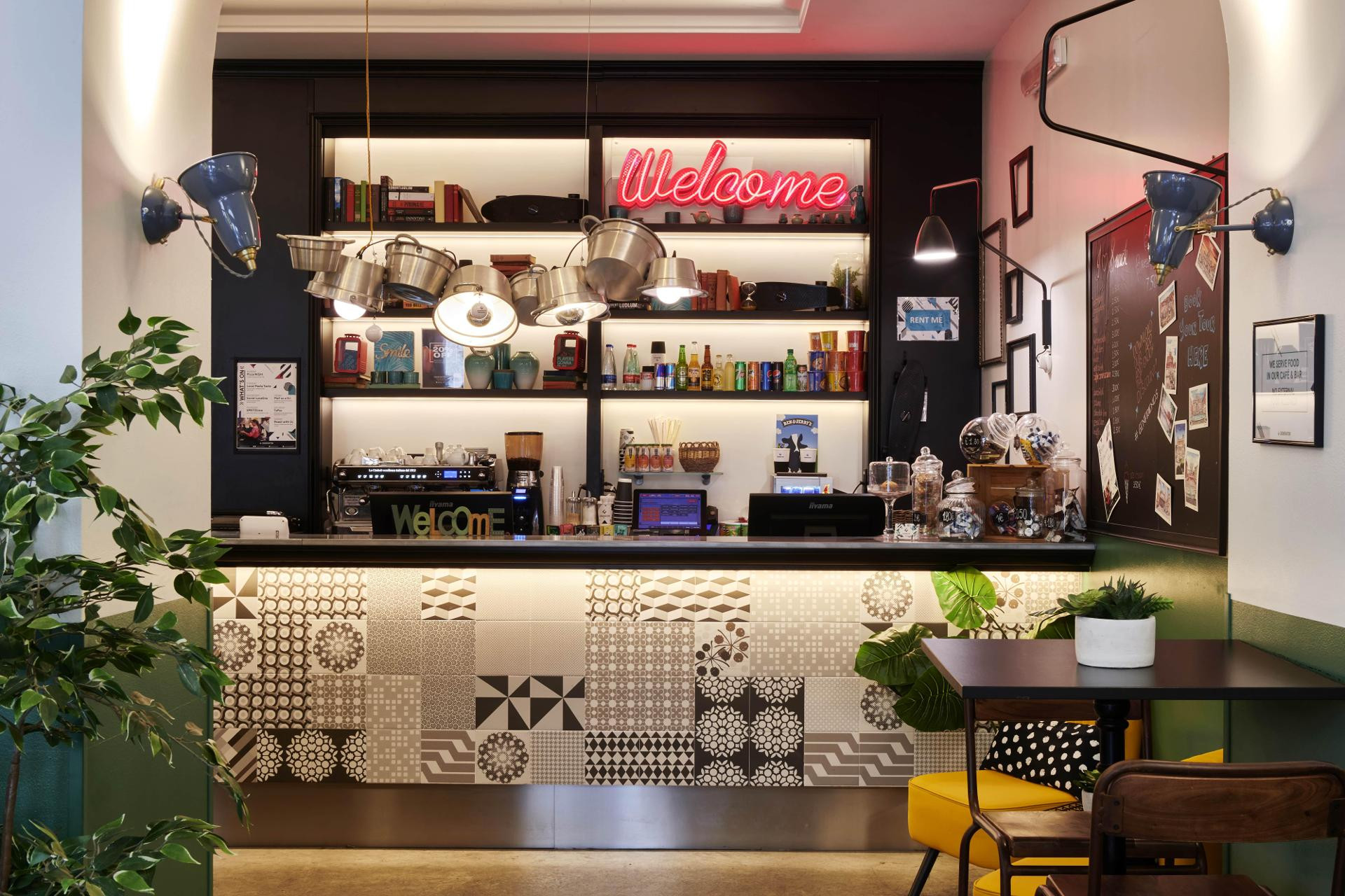 Bar/Salón Generator Rome
