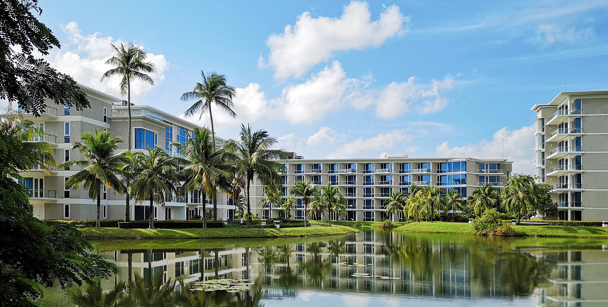 Vista Exterior Splash Beach Resort Phuket