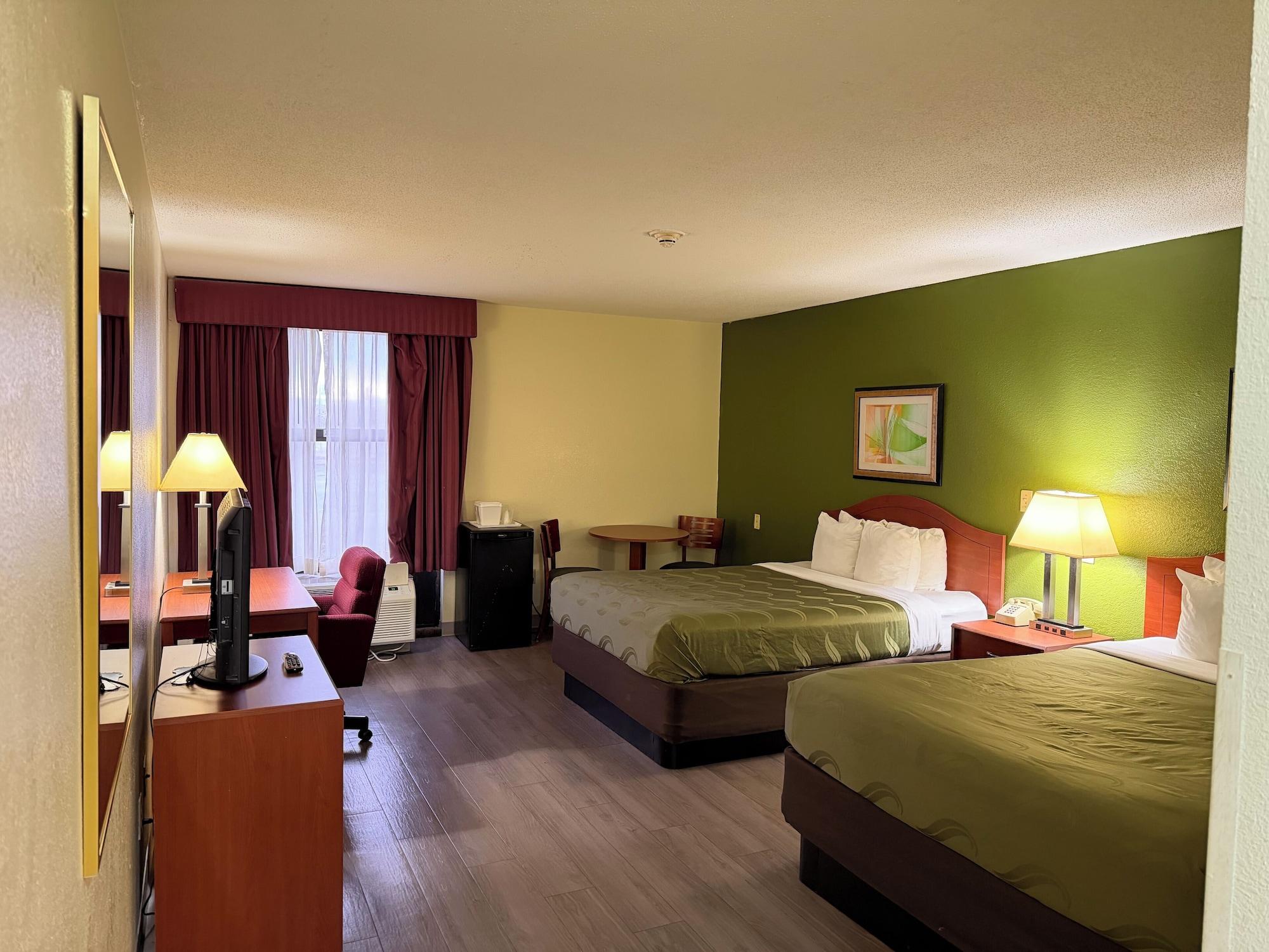 Habitación Lafayette Inn & Suites