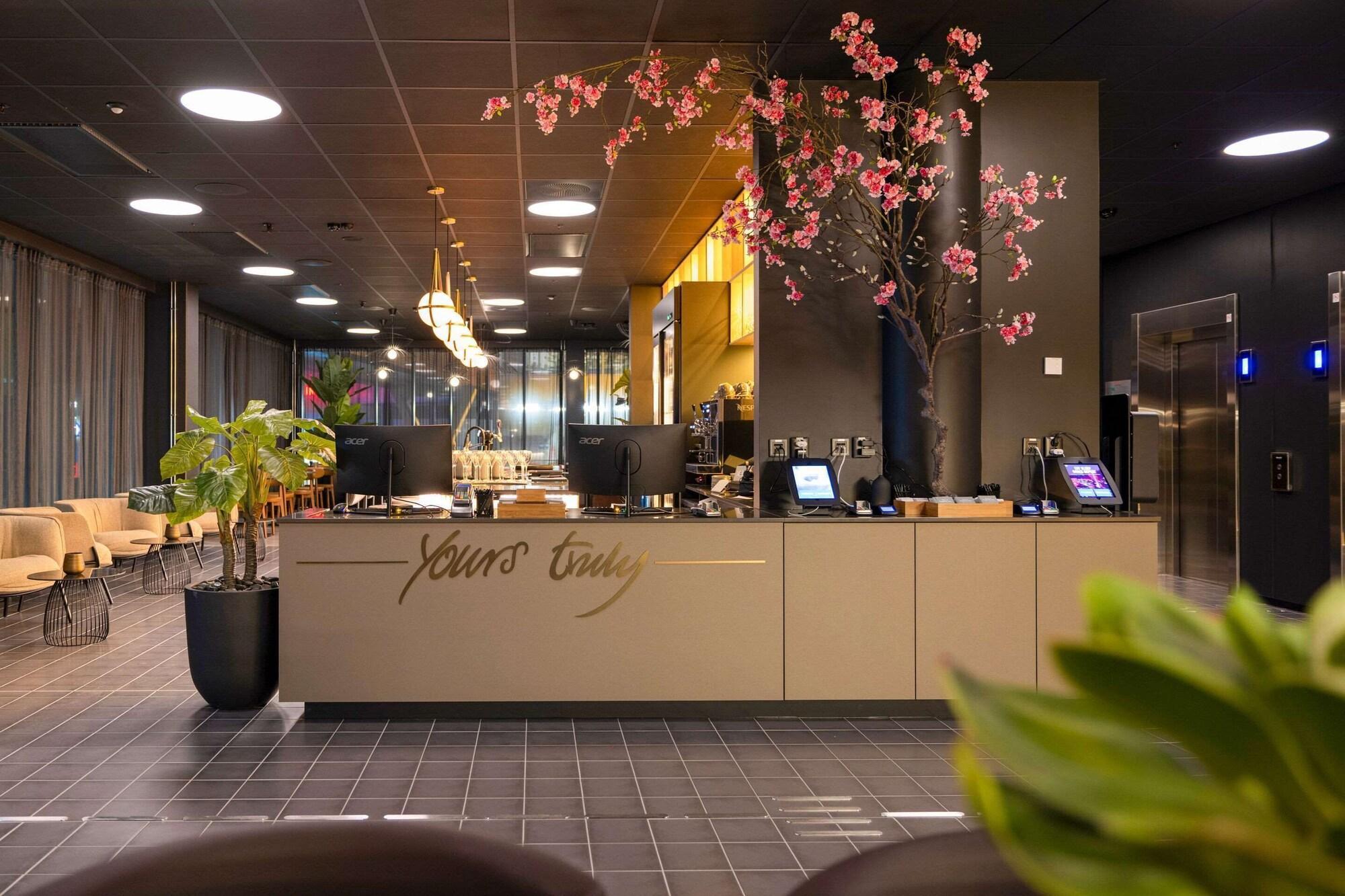 Vista Lobby Home Hotel 1624