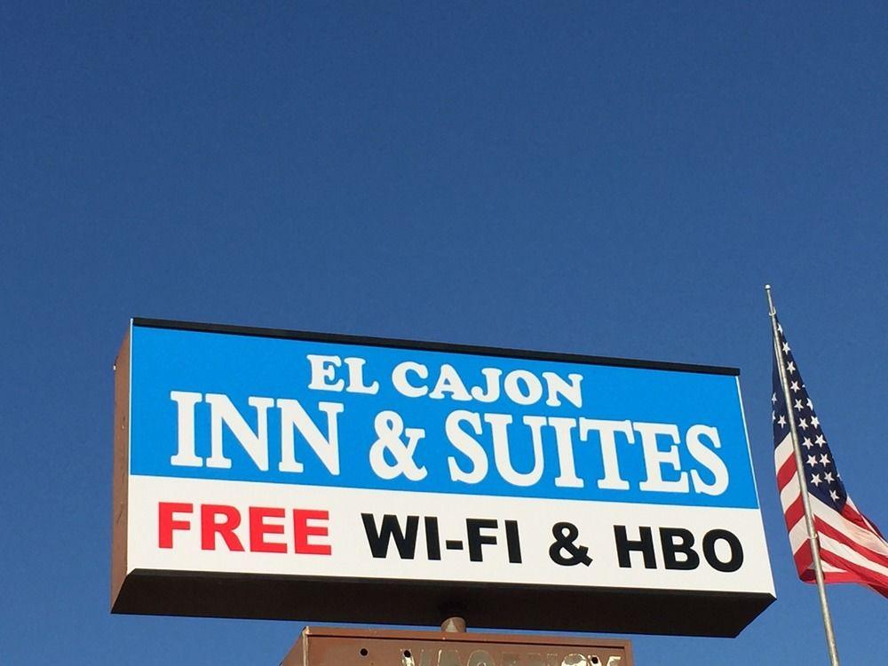 Vista Exterior El Cajon Inn & Suites