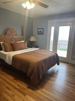 Alquiler Vacacional - Adorable Farmhouse within steps of Double Check Arena!