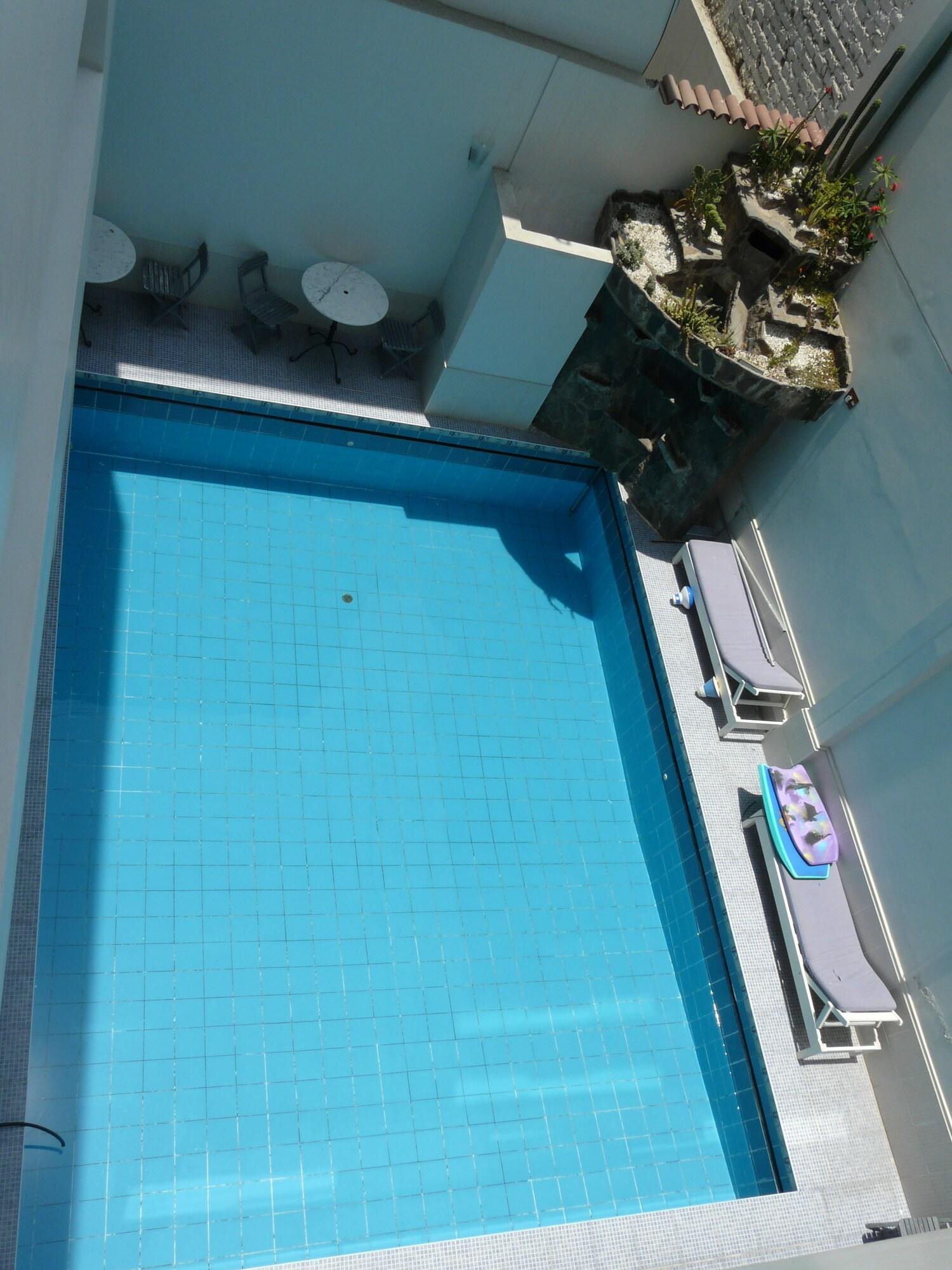 Vista Piscina Cesar's Hotel La Merced