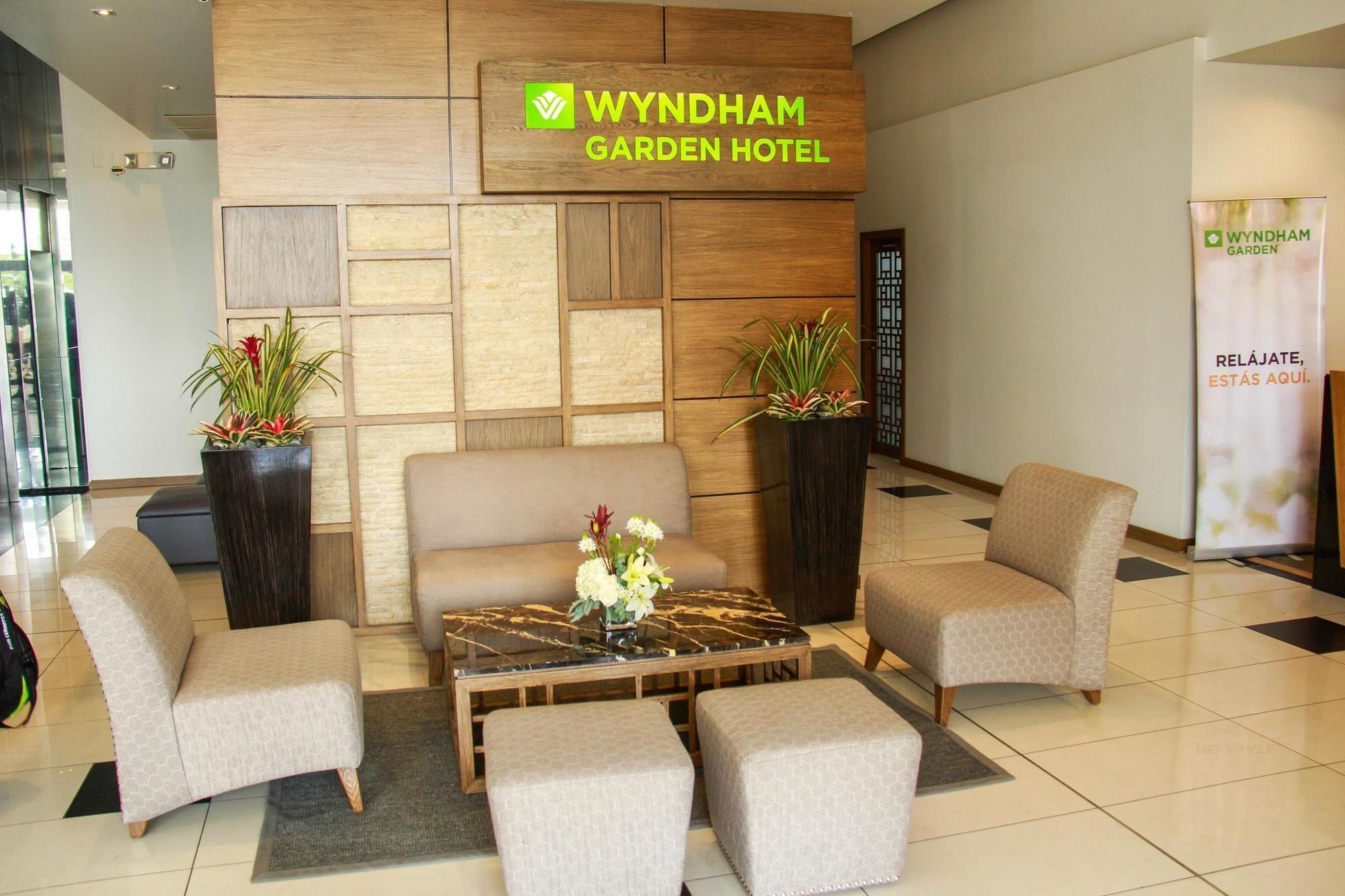 Vista do lobby Wyndham Garden Guayaquil