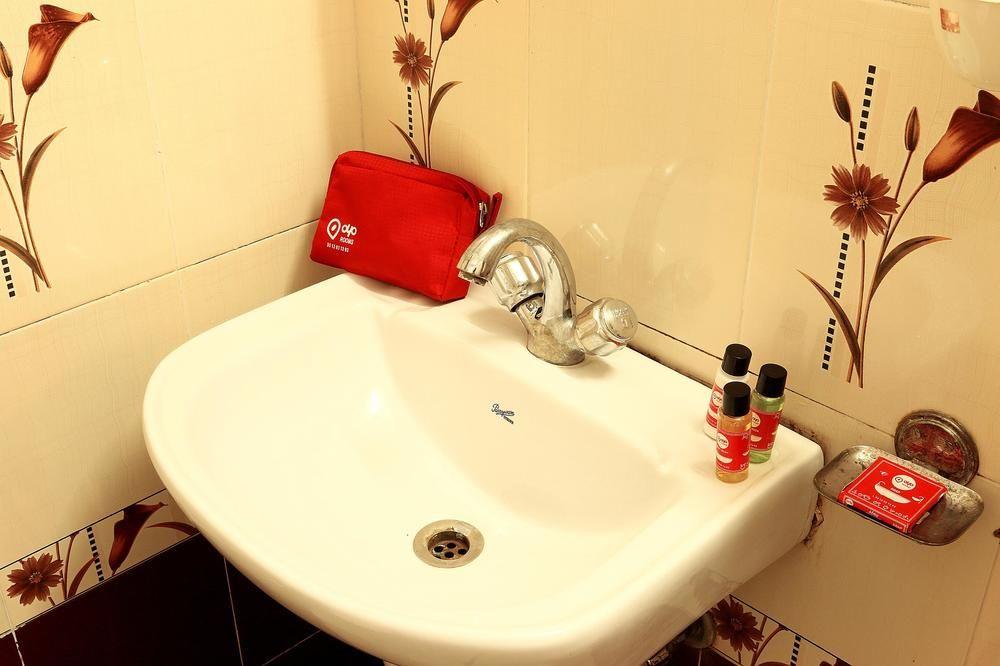 Set de Habitación OYO 1764 Hotel Maruti Lodging