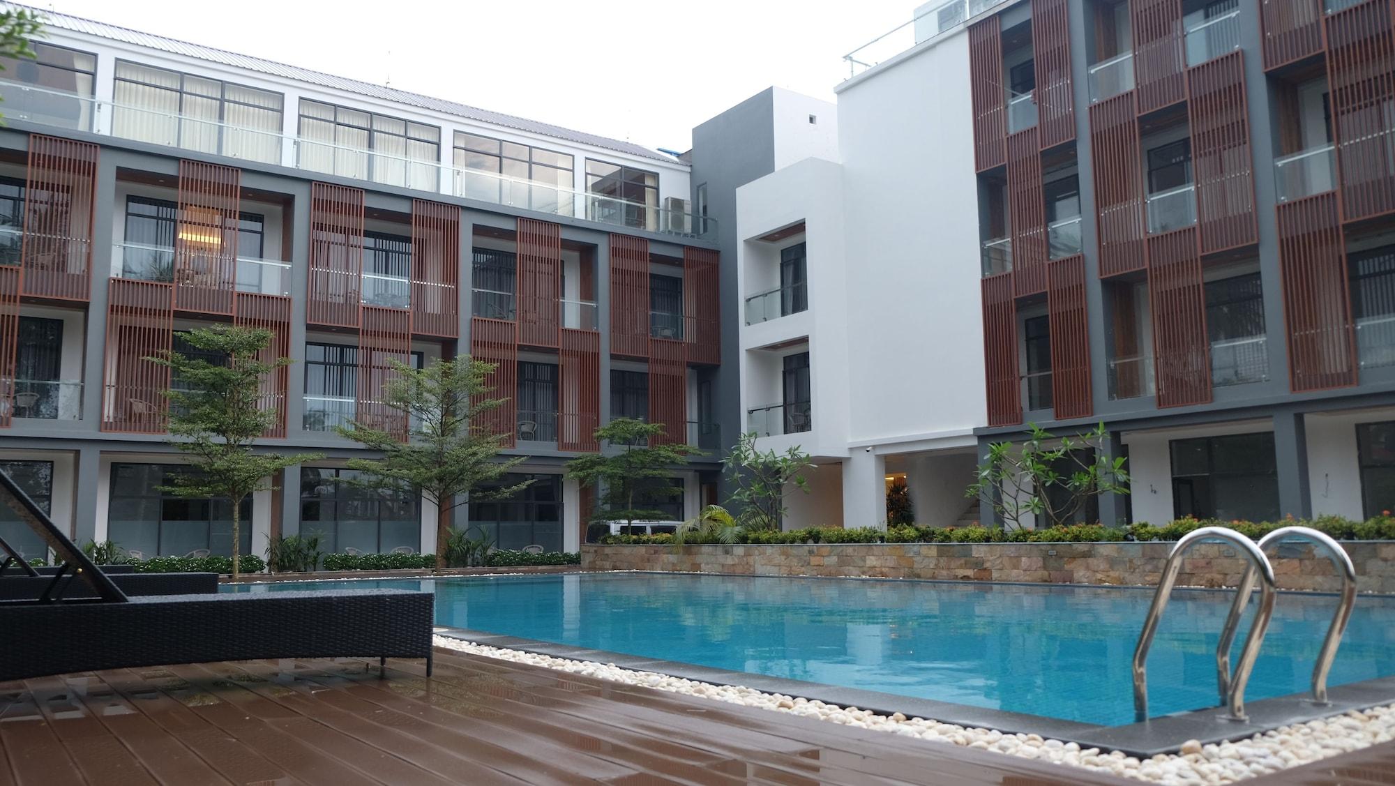 Vista Exterior Regent Hotel
