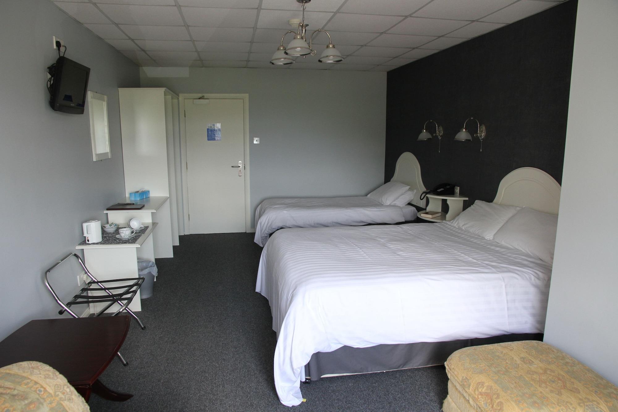 Varios 5 Corners Guest Inn