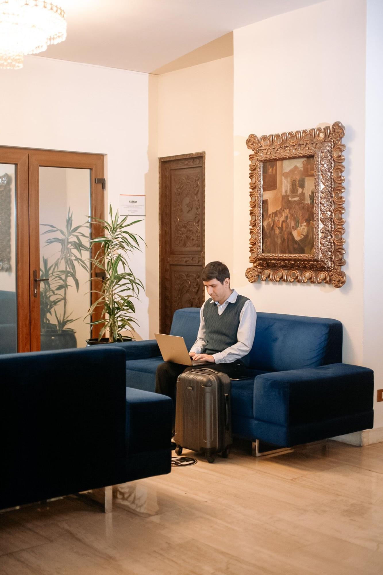 Vista Lobby Hotel Carrera SAC