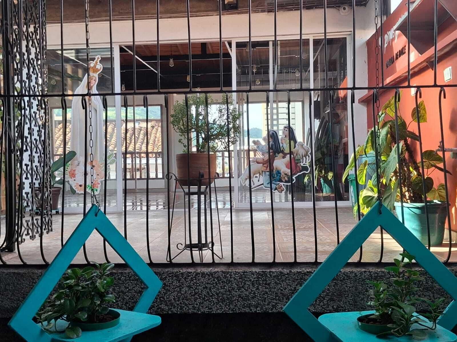 Salón de Baile casa hostal ave maria san antonio cali