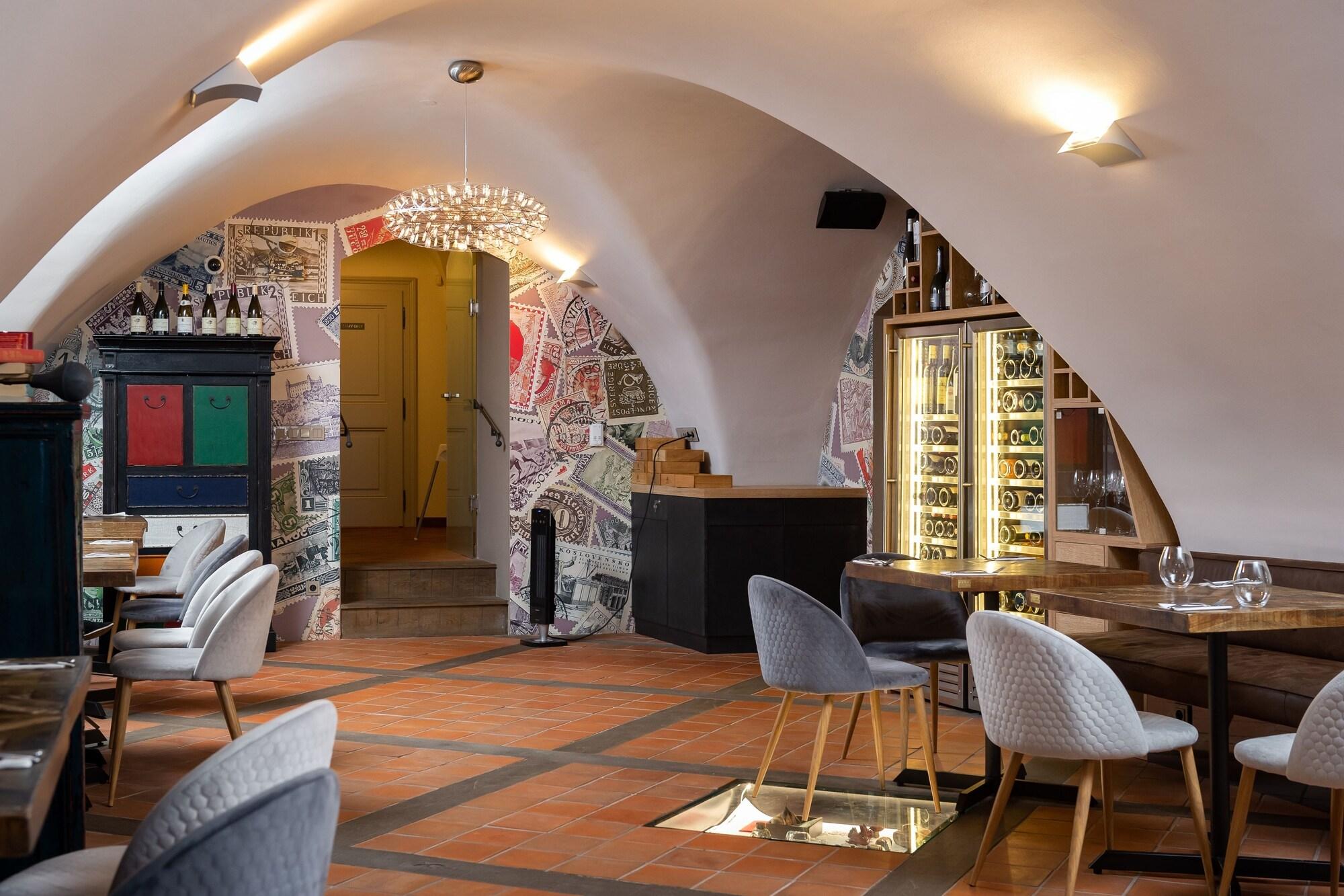 Restaurant Old Royal Post Boutique Hotel & Premium Suites