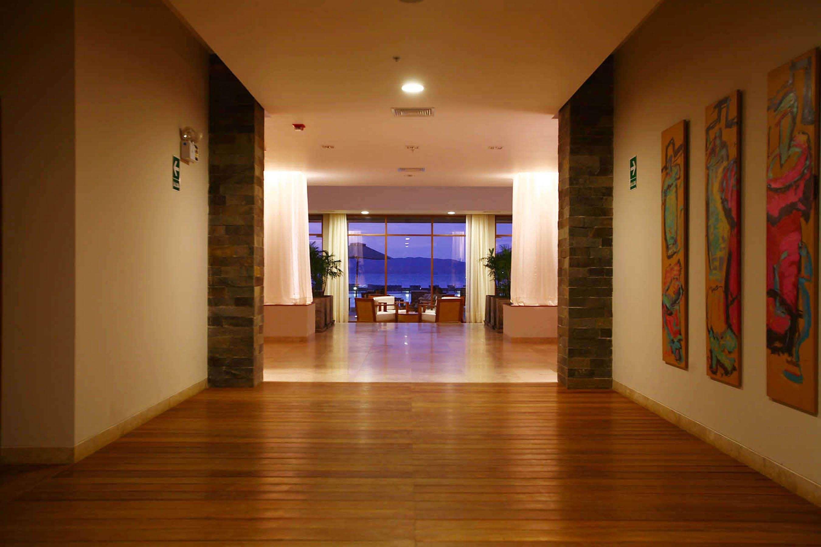 Vista Lobby Double Tree Resort by Hilton Paracas