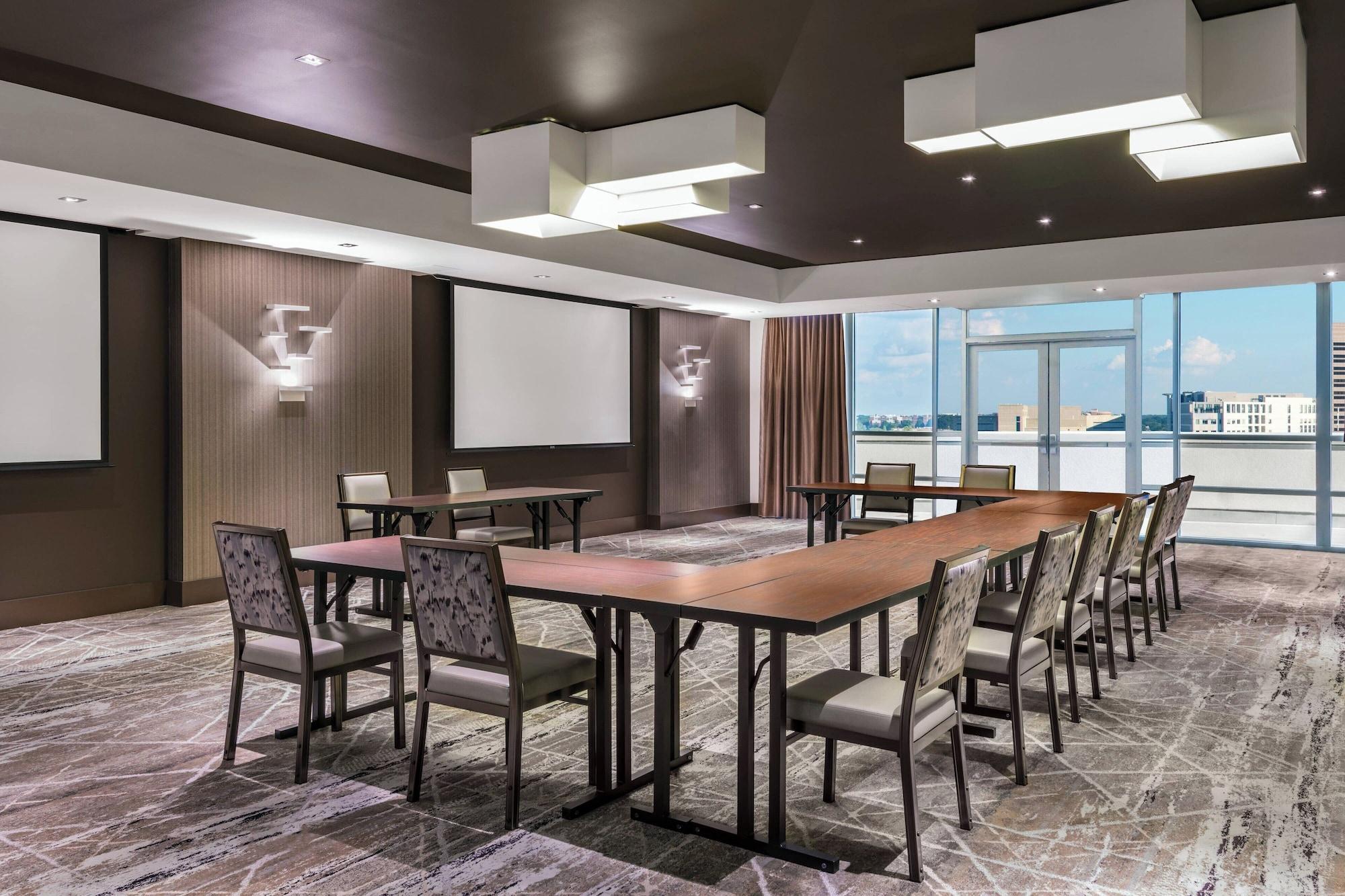 Sala de Reuniones AC by Marriott Charlotte