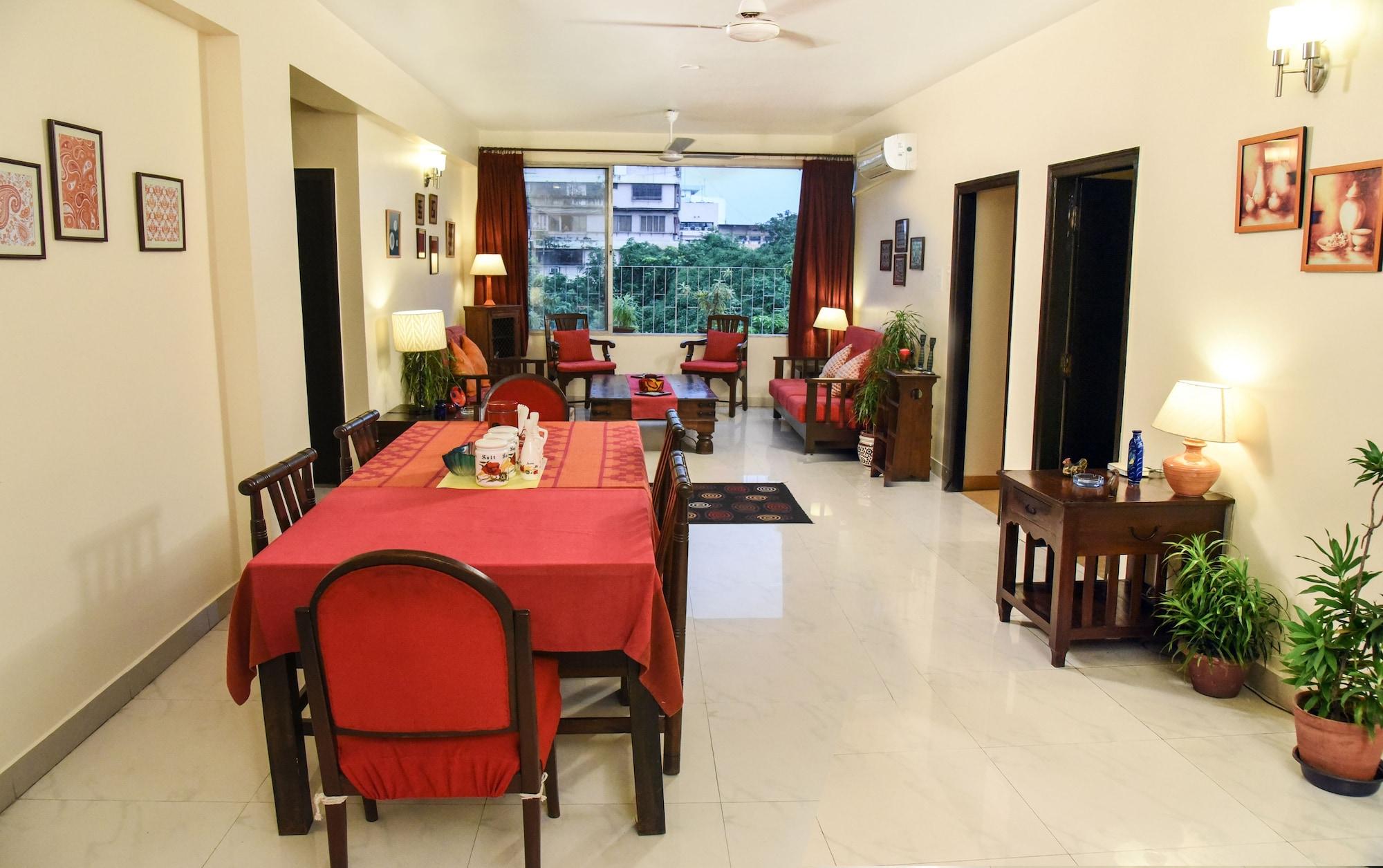 Varios Red Arrow Residency