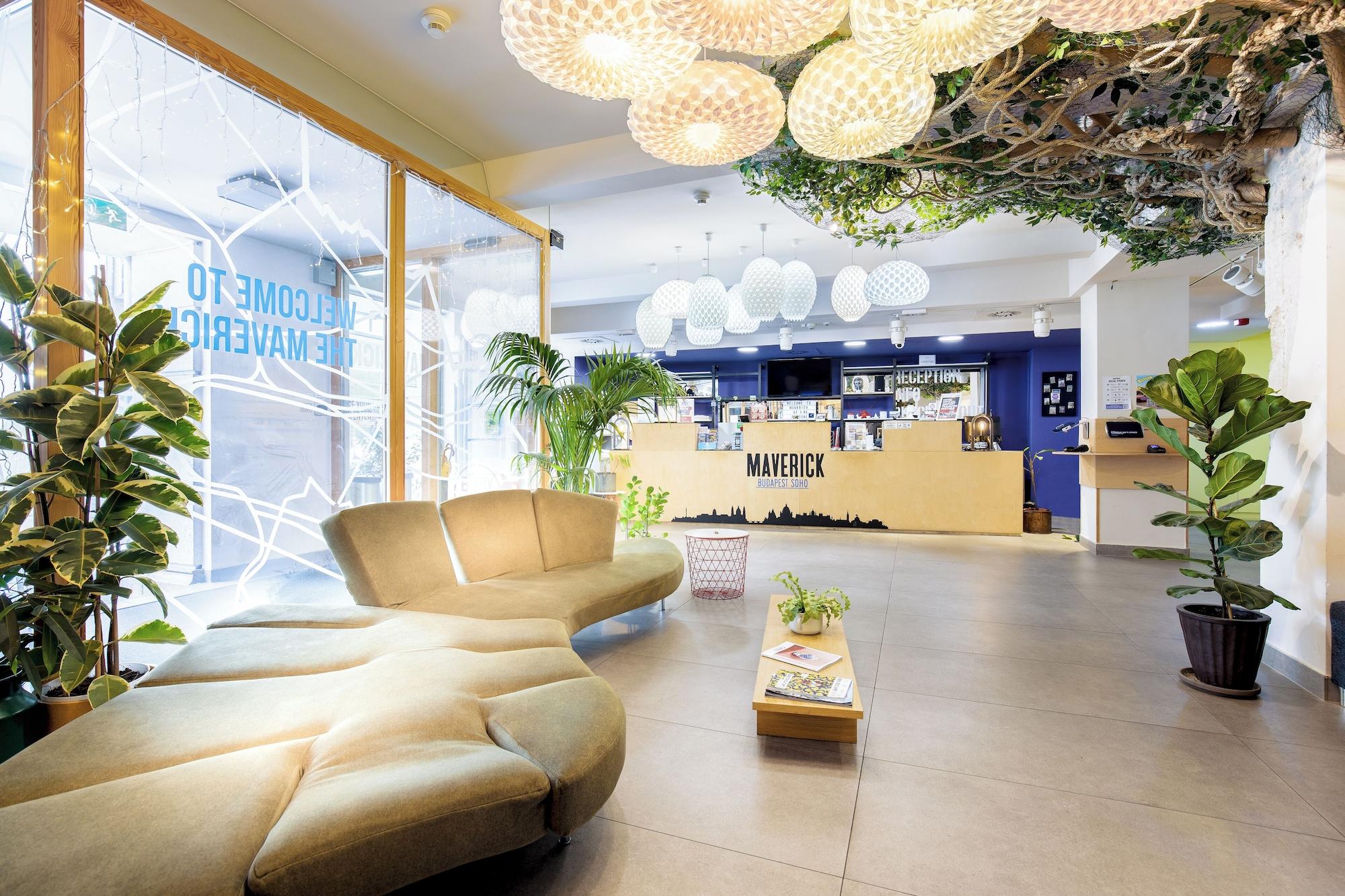 Varios Maverick Budapest Soho