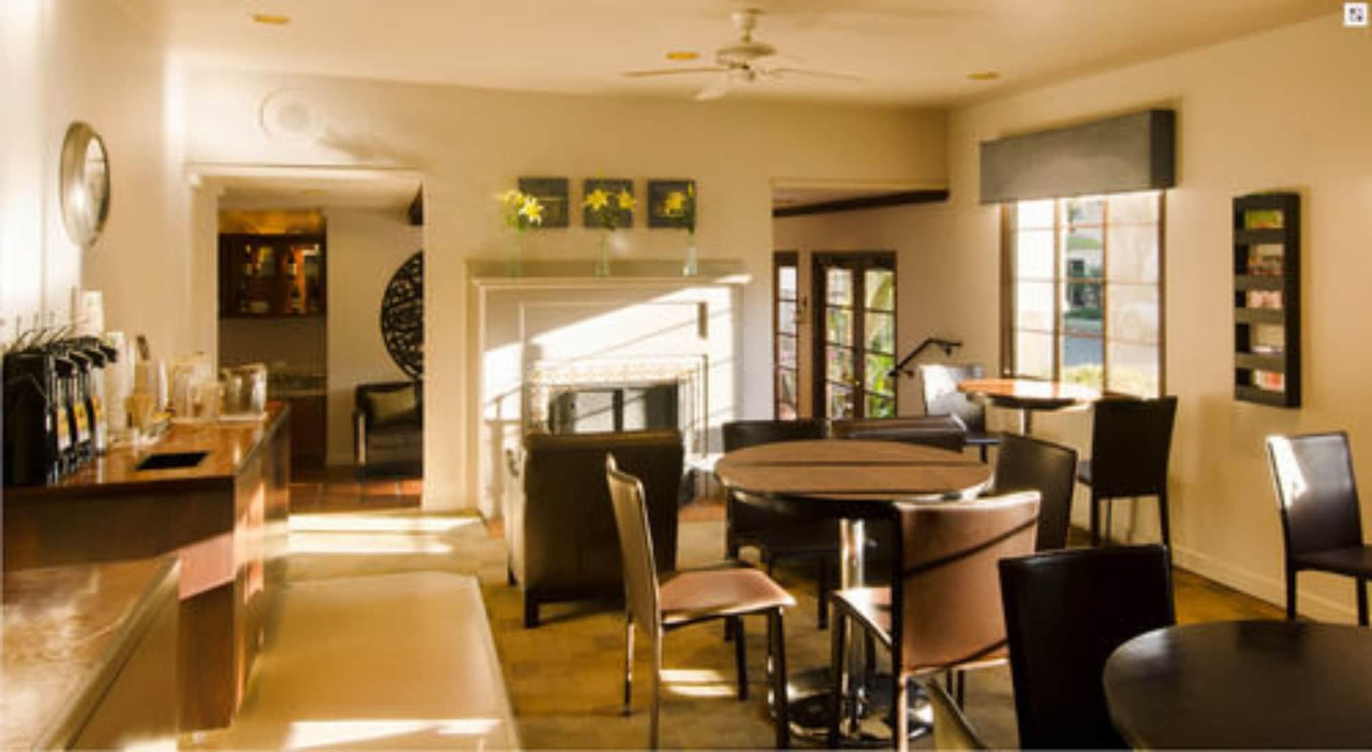 Restaurant Casa Del Mar Inn
