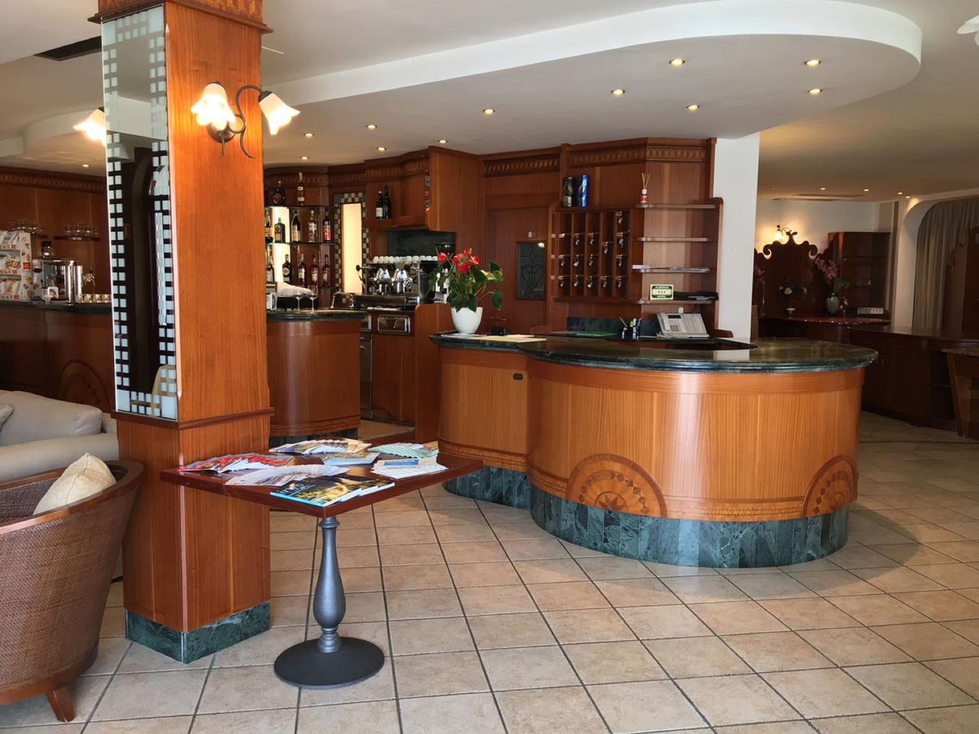 Vista Lobby Villa Belvedere Hotel