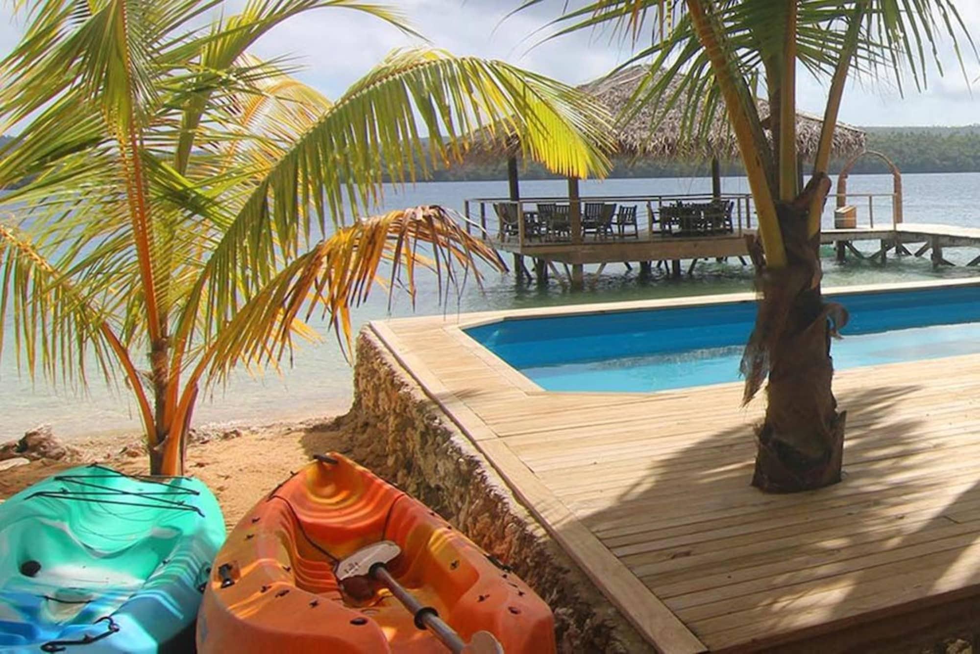 Vista Piscina Tongan Beach Resort